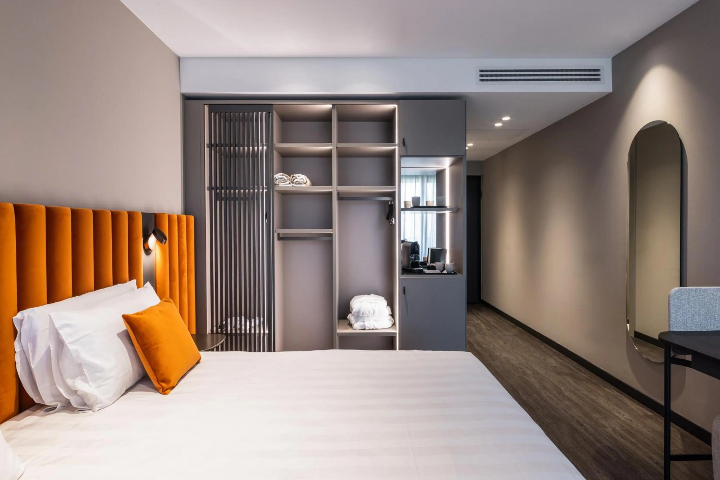 Superior Double or Twin Room with Pool View in Como Hills