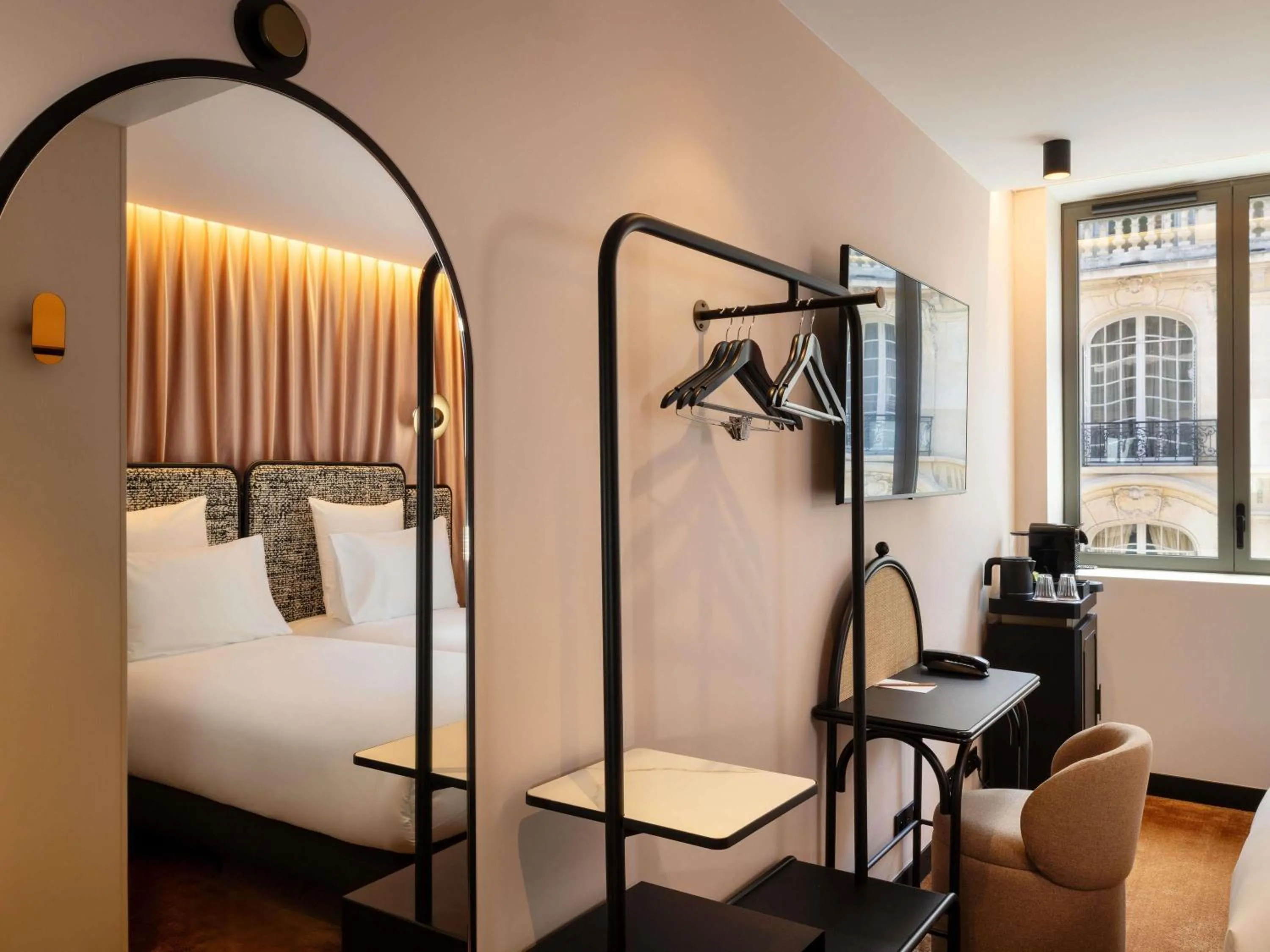 Superior Twin Room in Hotel Maison Hamelin Paris - Handwritten Collection