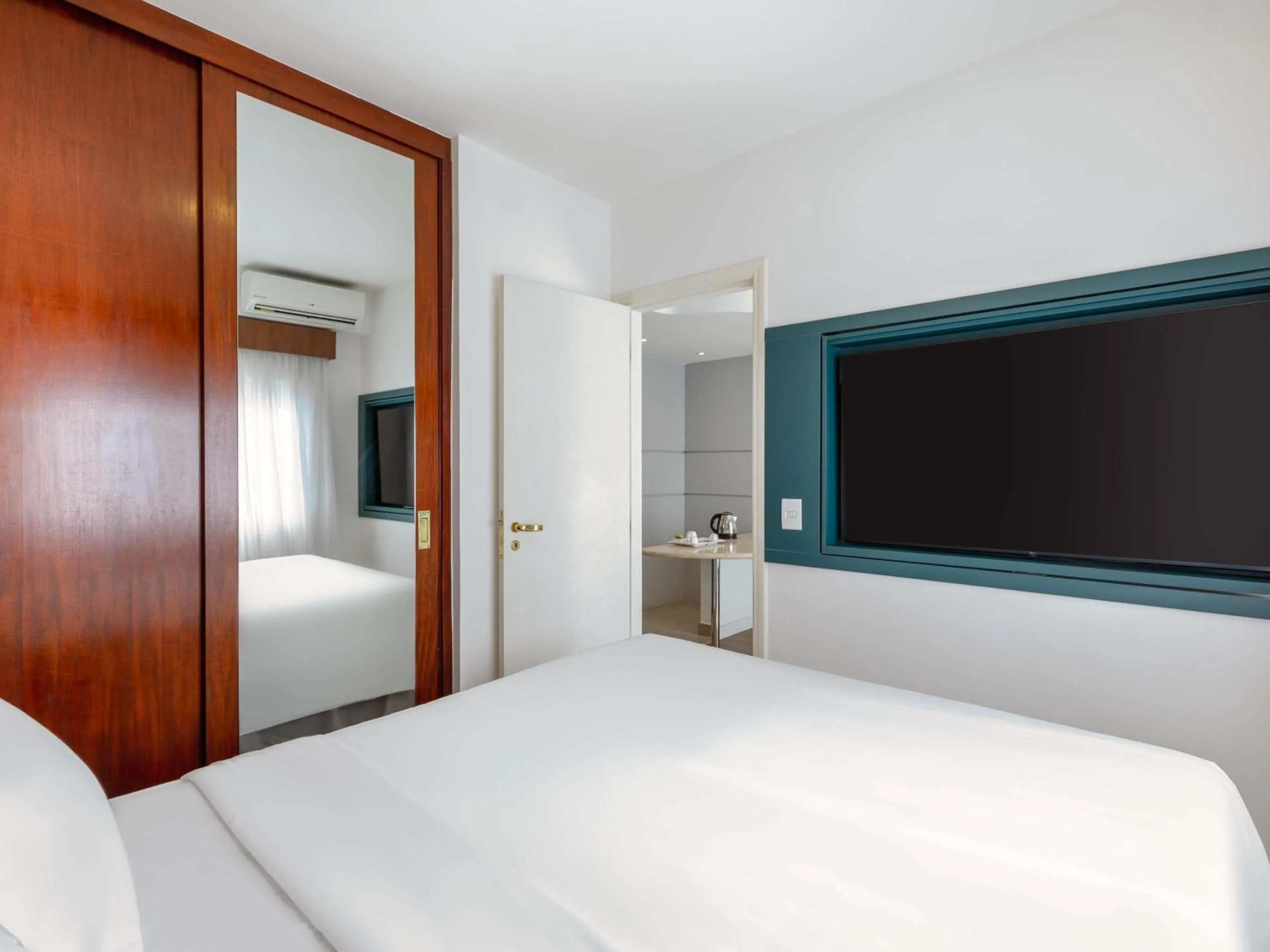 Superior Apartment with King Bed in Mercure Sao Paulo JK