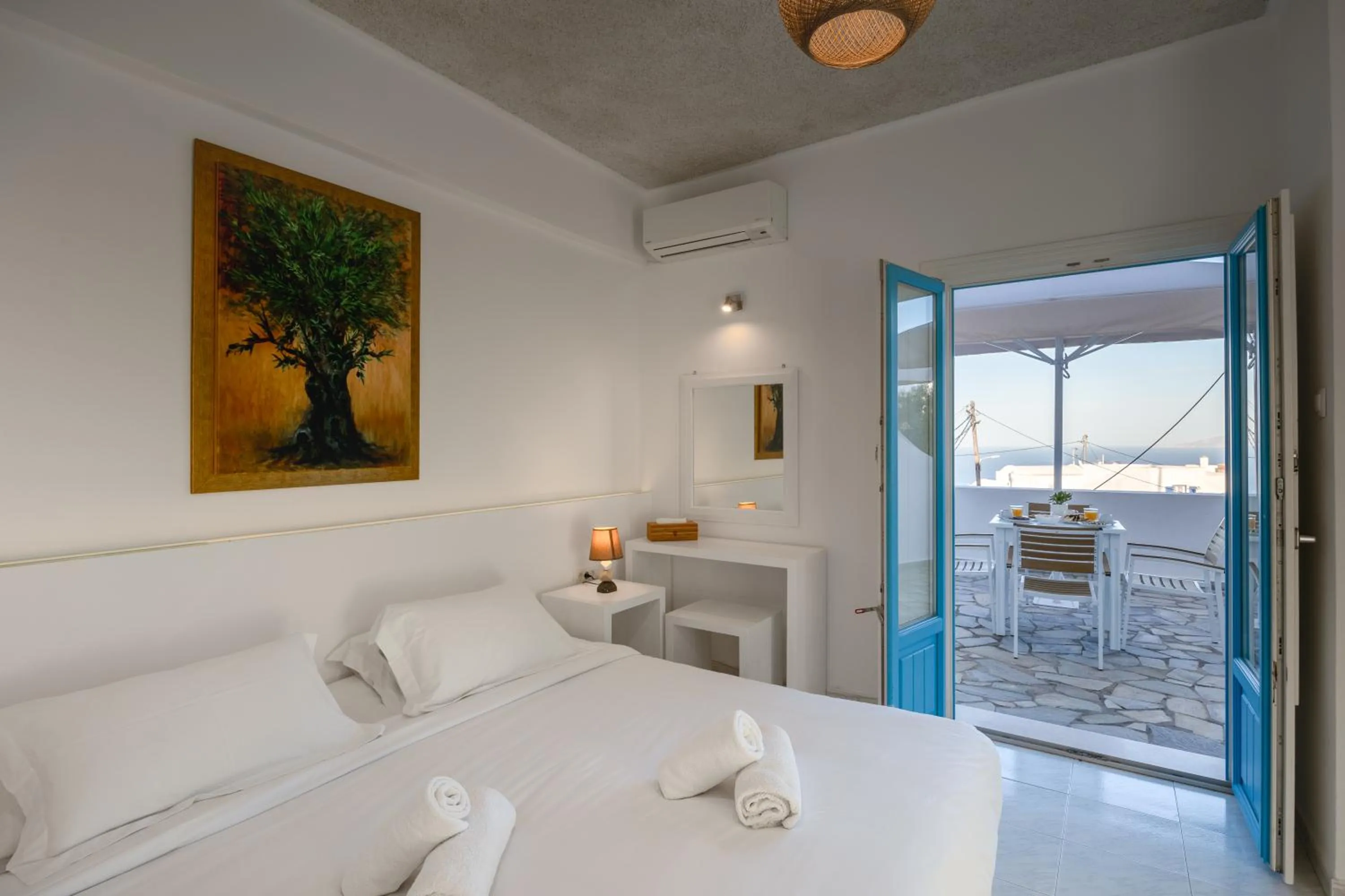 Classic Suite with Sea View in Nevma Suites