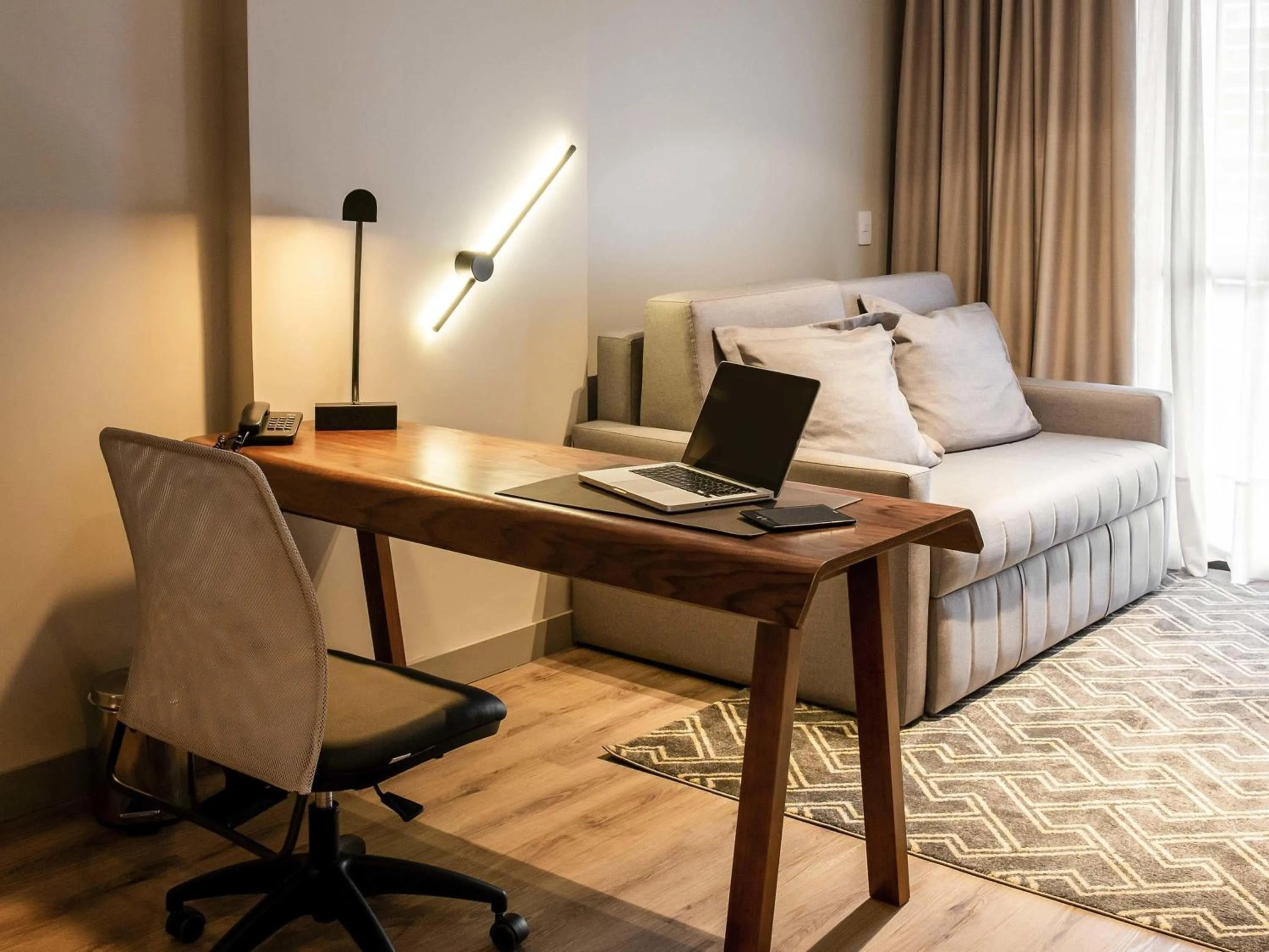 Superior Apartment with Balcony in Mercure Curitiba Batel