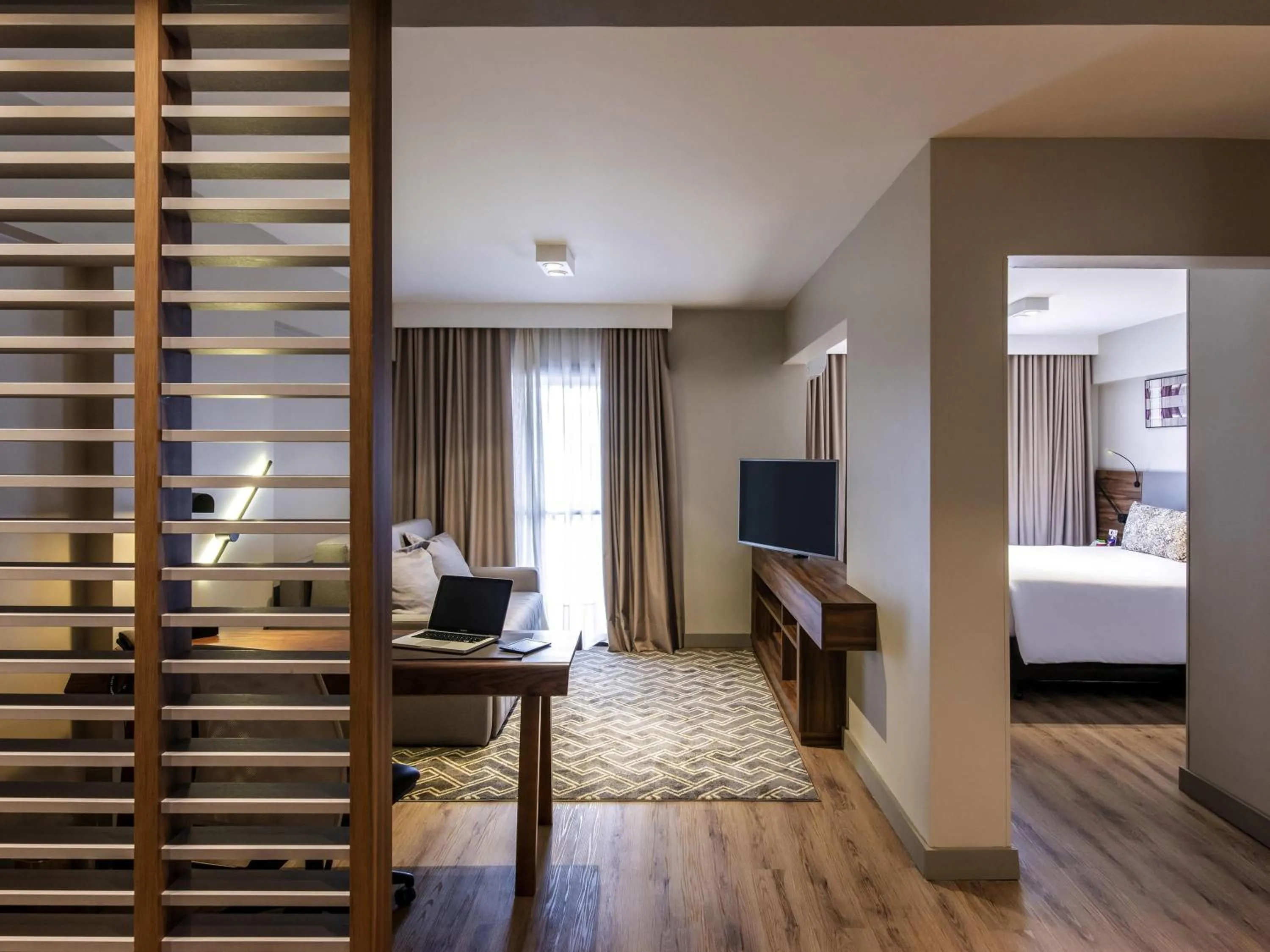 Superior Room with Sofa and Balcony in Mercure Curitiba Batel