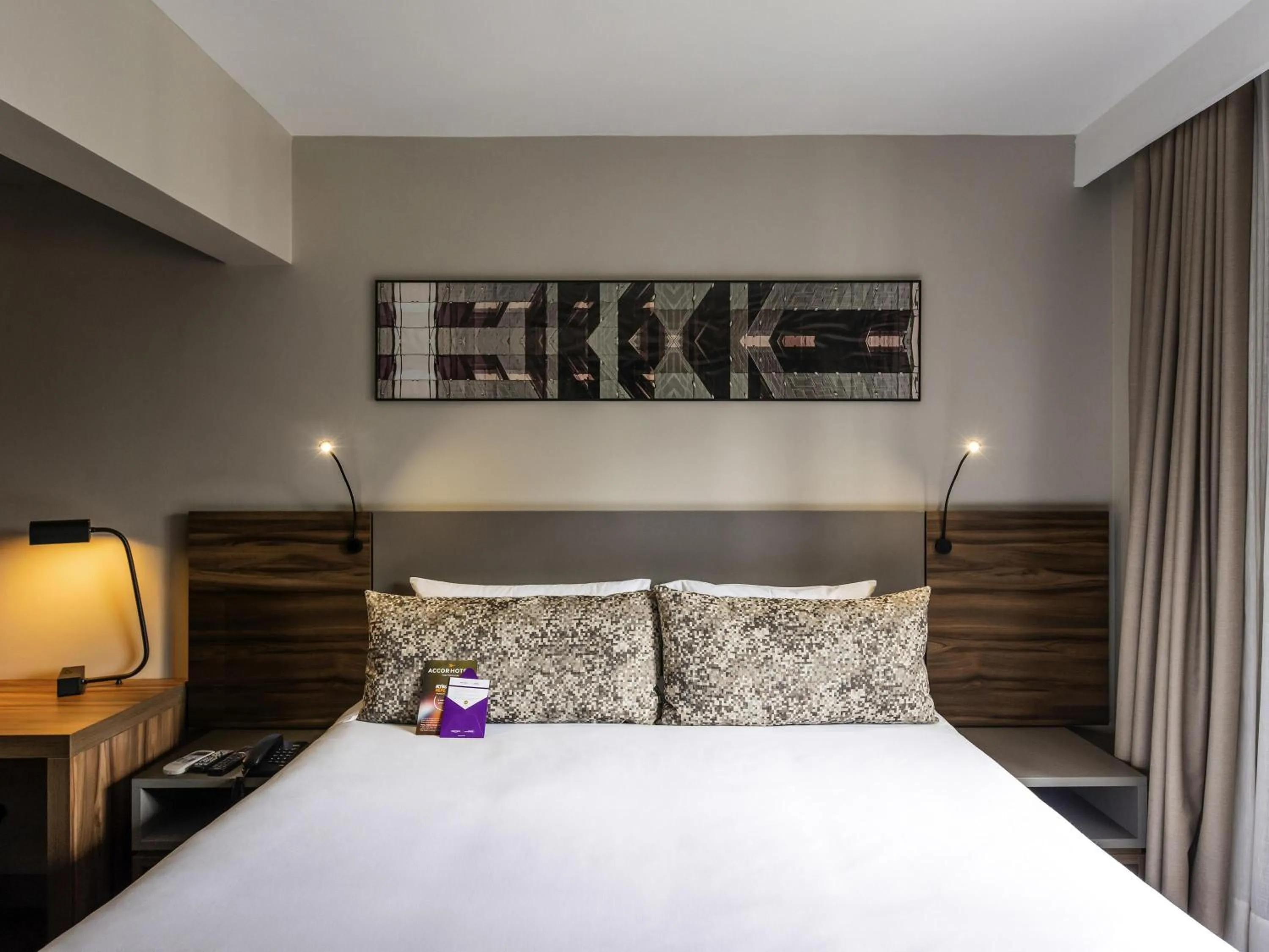 Standard Room with a King Bed - single occupancy in Mercure Curitiba Batel