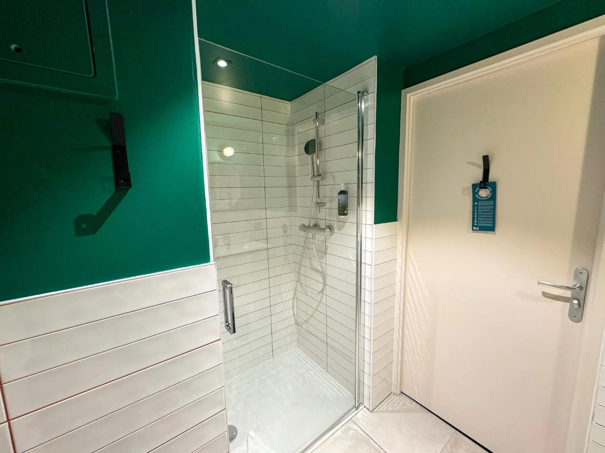 Large Comfort Studio (Single Bed and Truckle Bed) in All Suites Appart Hôtel et Hôtel - Paris 13 - Porte d'Italie