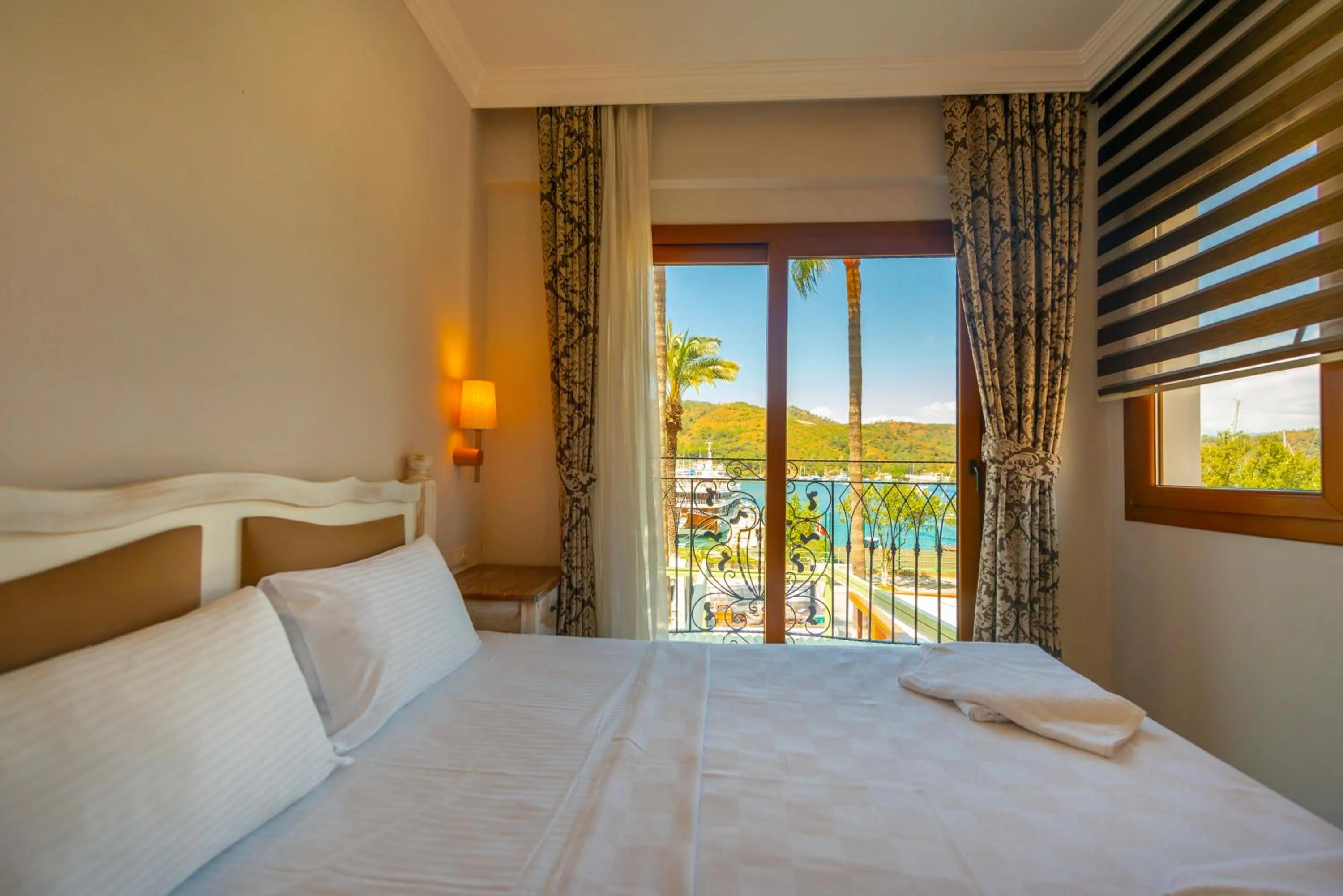 Deluxe Double Room with Sea View in Cennet Life Hotel