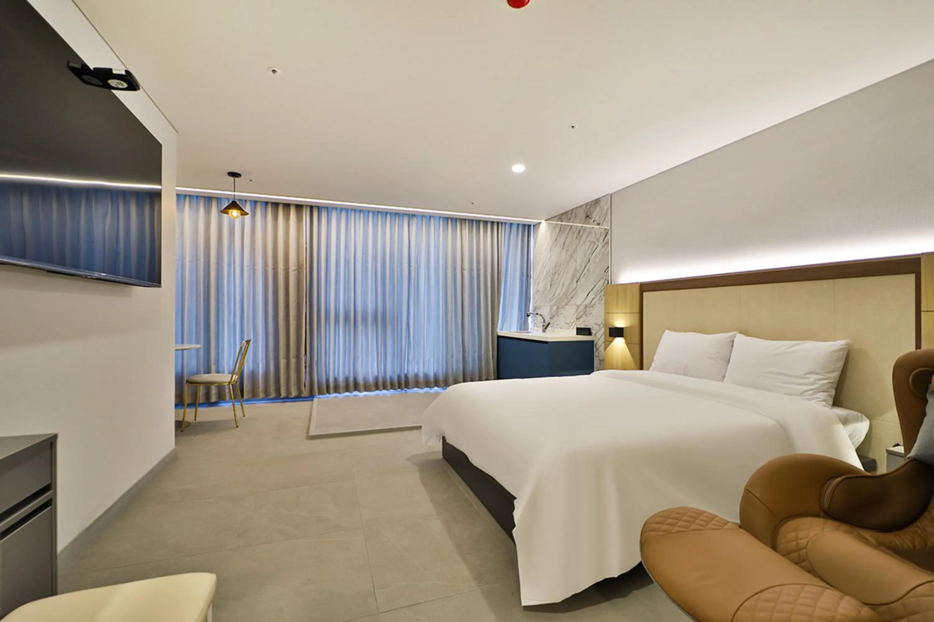 Superior Double Room in Gimhae City Hotel