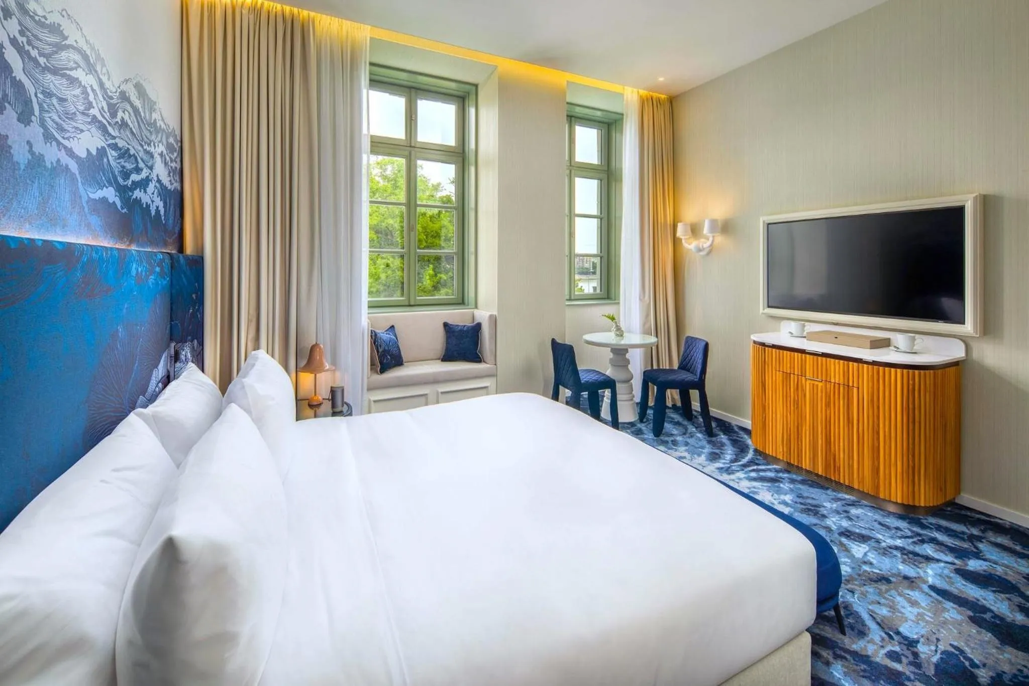 Premium King Room with City View in Kimpton BEM Budapest by IHG