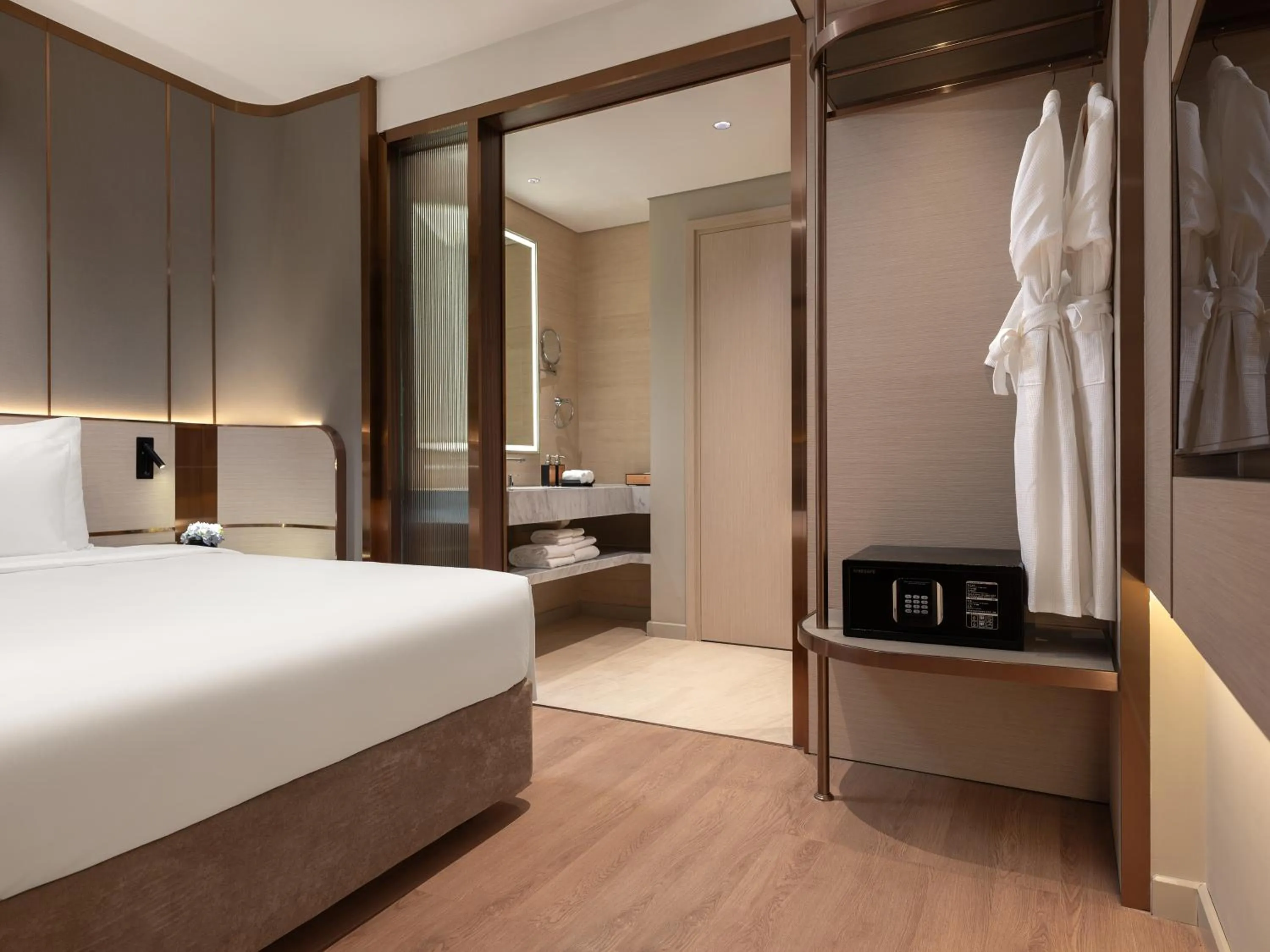 Deluxe Double Internal Window  - single occupancy in CLASSYC Hotel
