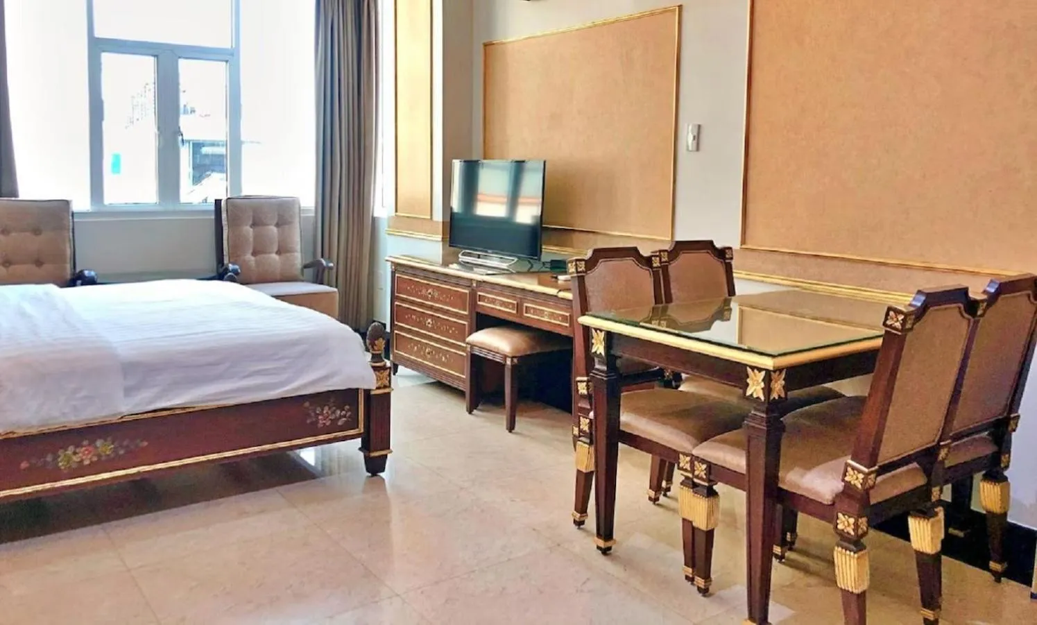 Deluxe King Studio in Nicecy Hotel - Apartment Sai Gon City