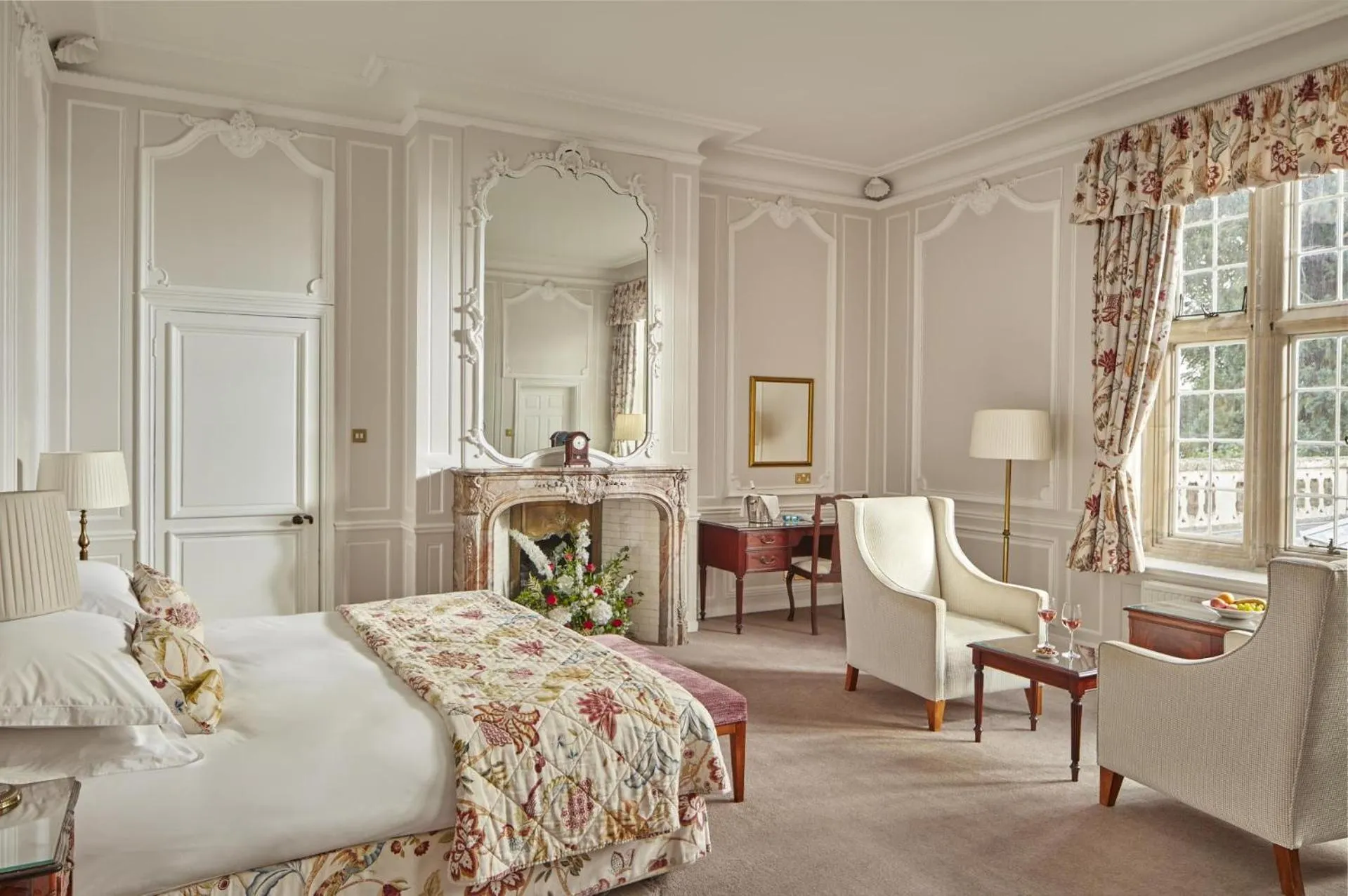 Mansion Superior Classic Room in Tylney Hall Hotel