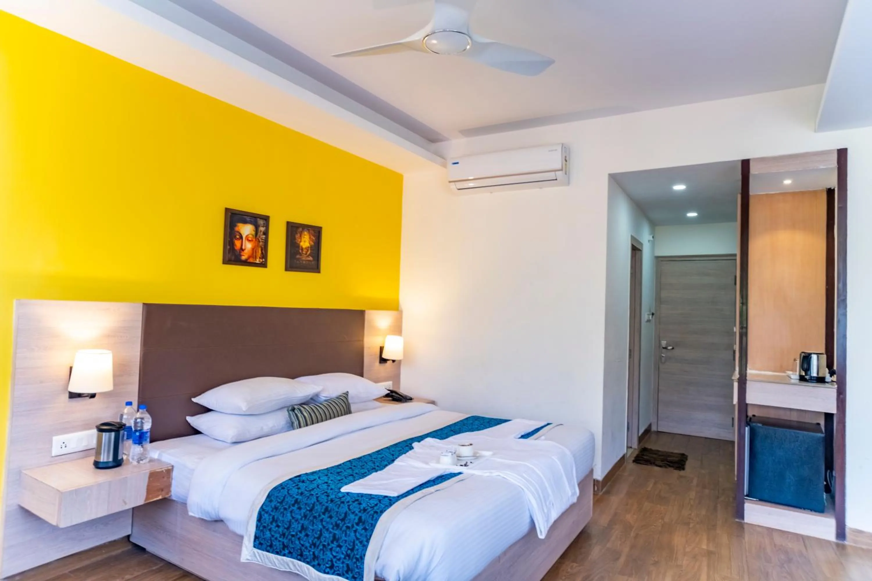 Economy Double Room in Hotel Bob's N Barley Luxury Room Best Hotel in McLeod Ganj