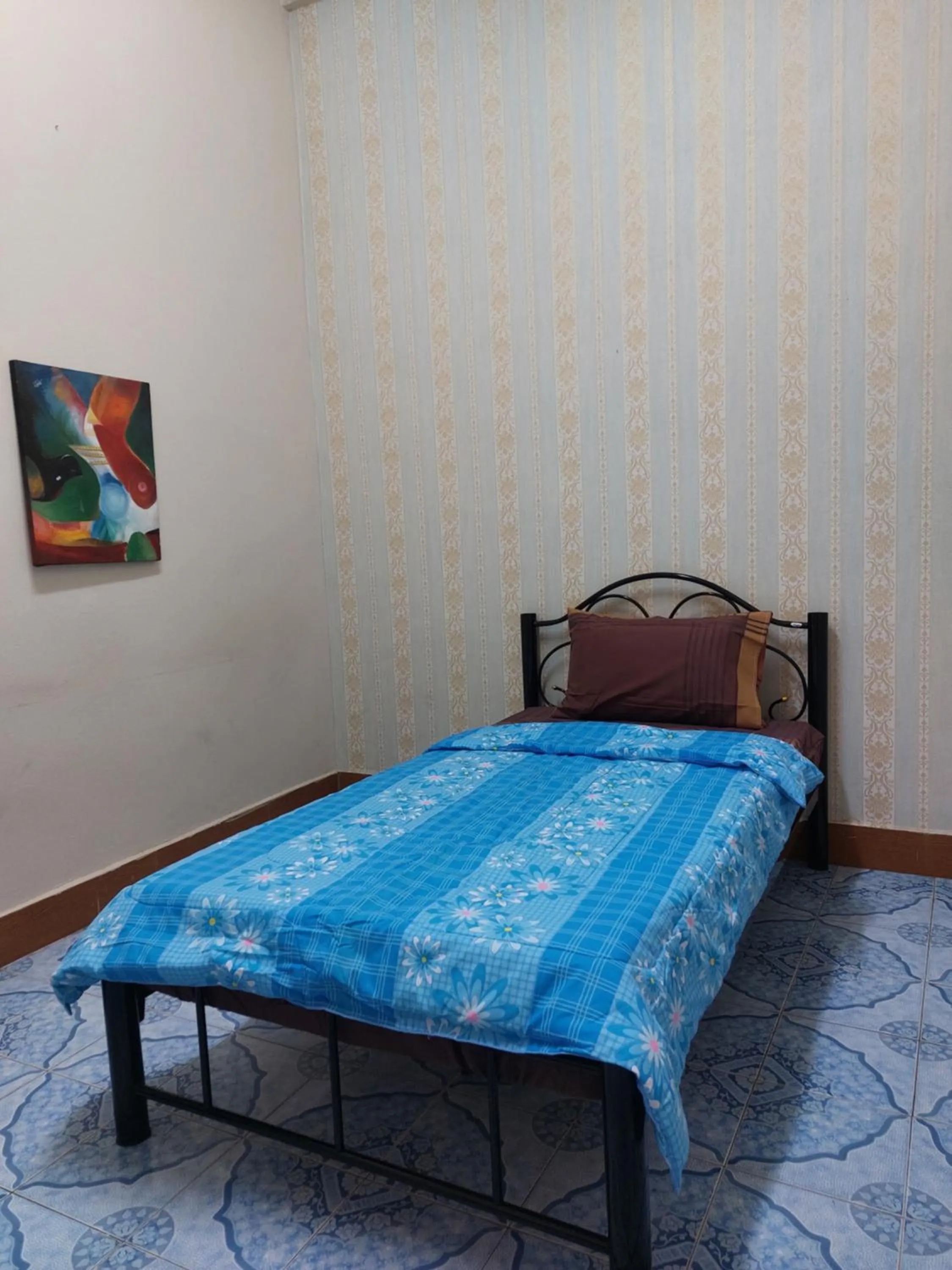 Single Room with Shared Bathroom in Mabuhay Guest House, Thai Embassy Vientiane