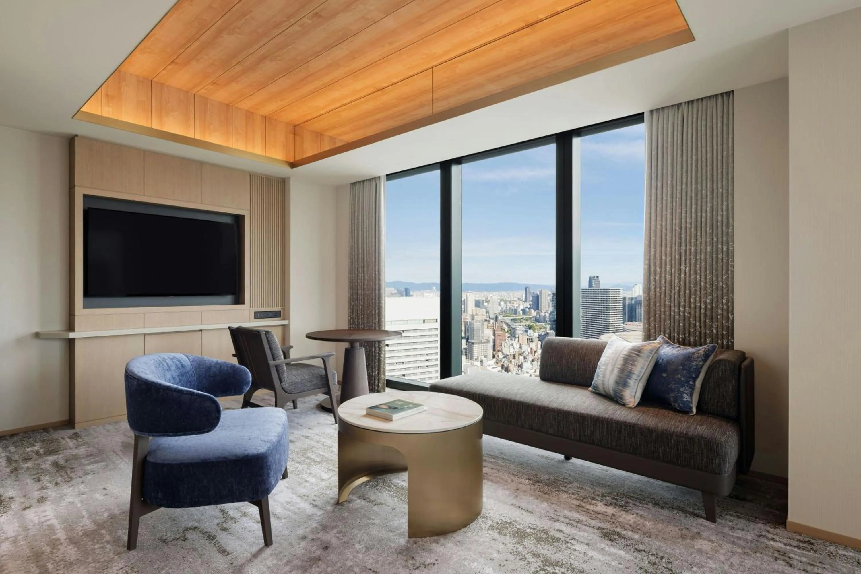 Signature Corner King Room with City View in THE OSAKA STATION HOTEL, Autograph Collection