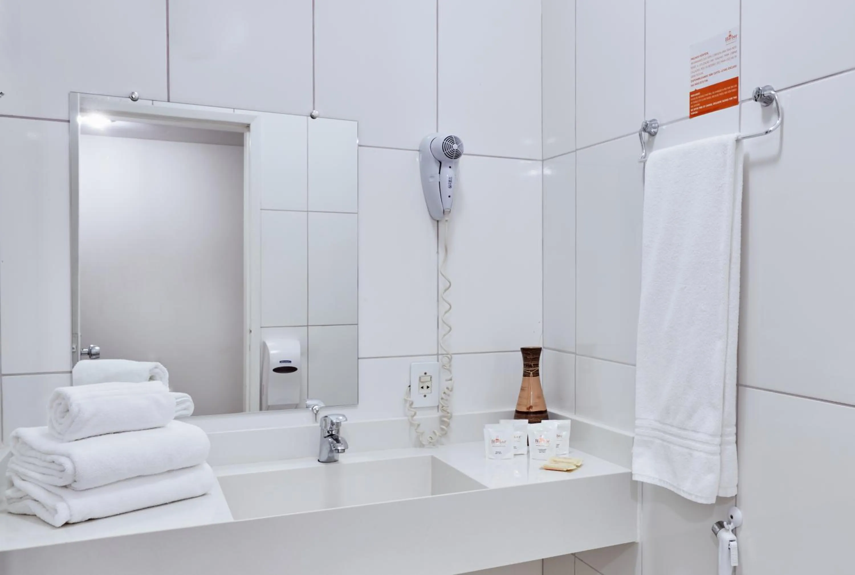 Double or Twin Room - single occupancy in Harbor Querência Hotel