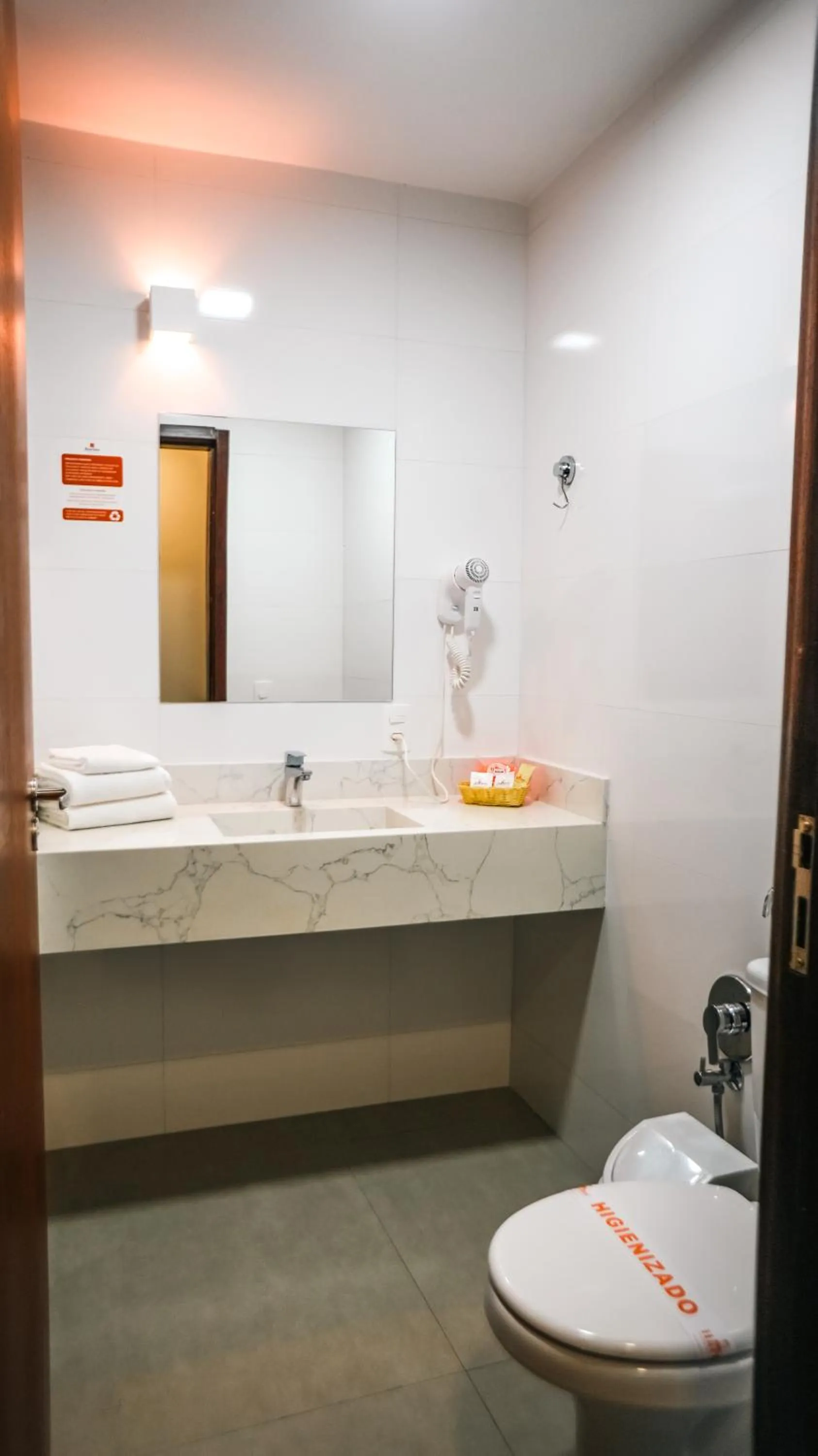 Deluxe Queen Room - single occupancy in Harbor Querência Hotel