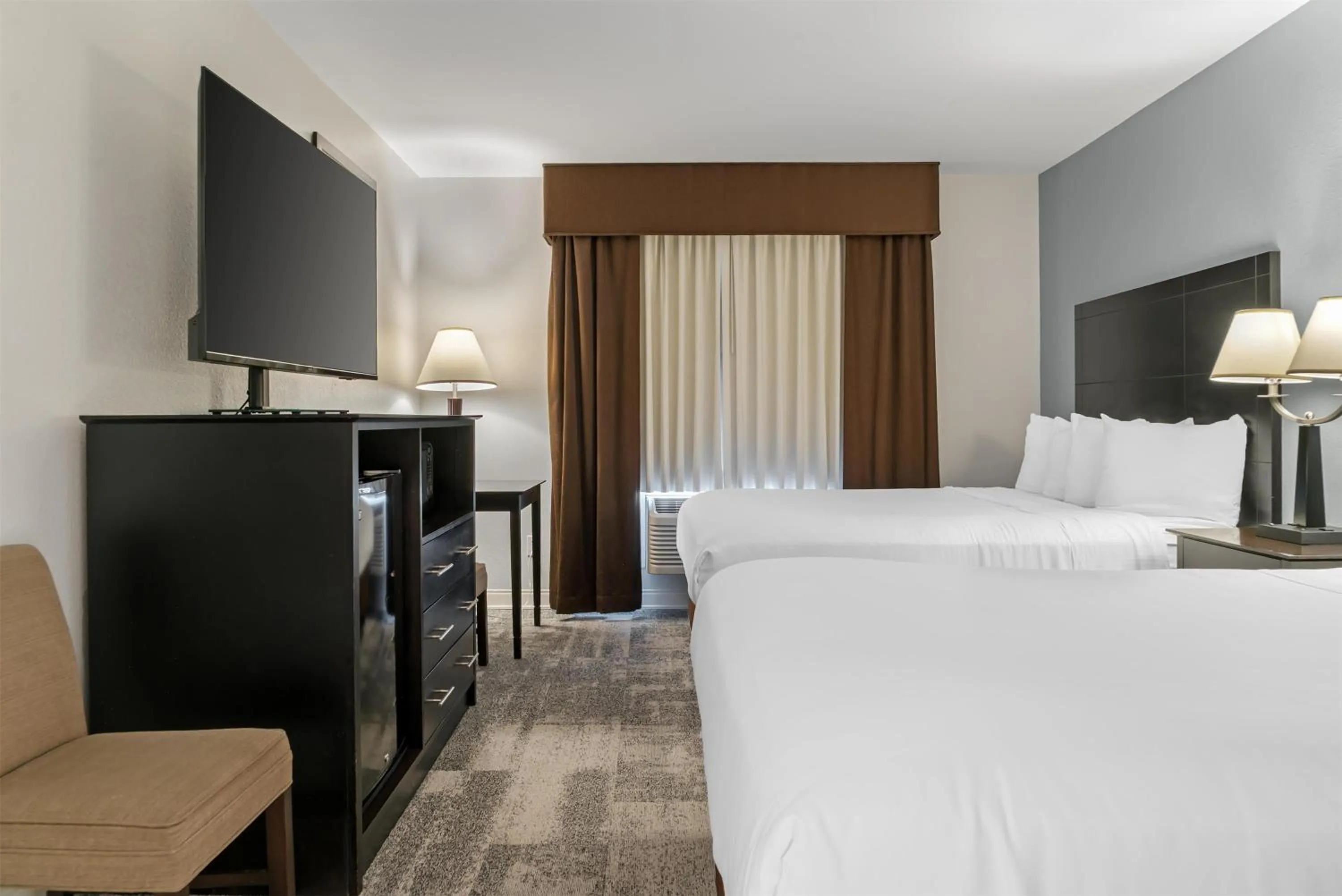 Queen Room with Two Queen Beds in Best Western Lakewinds