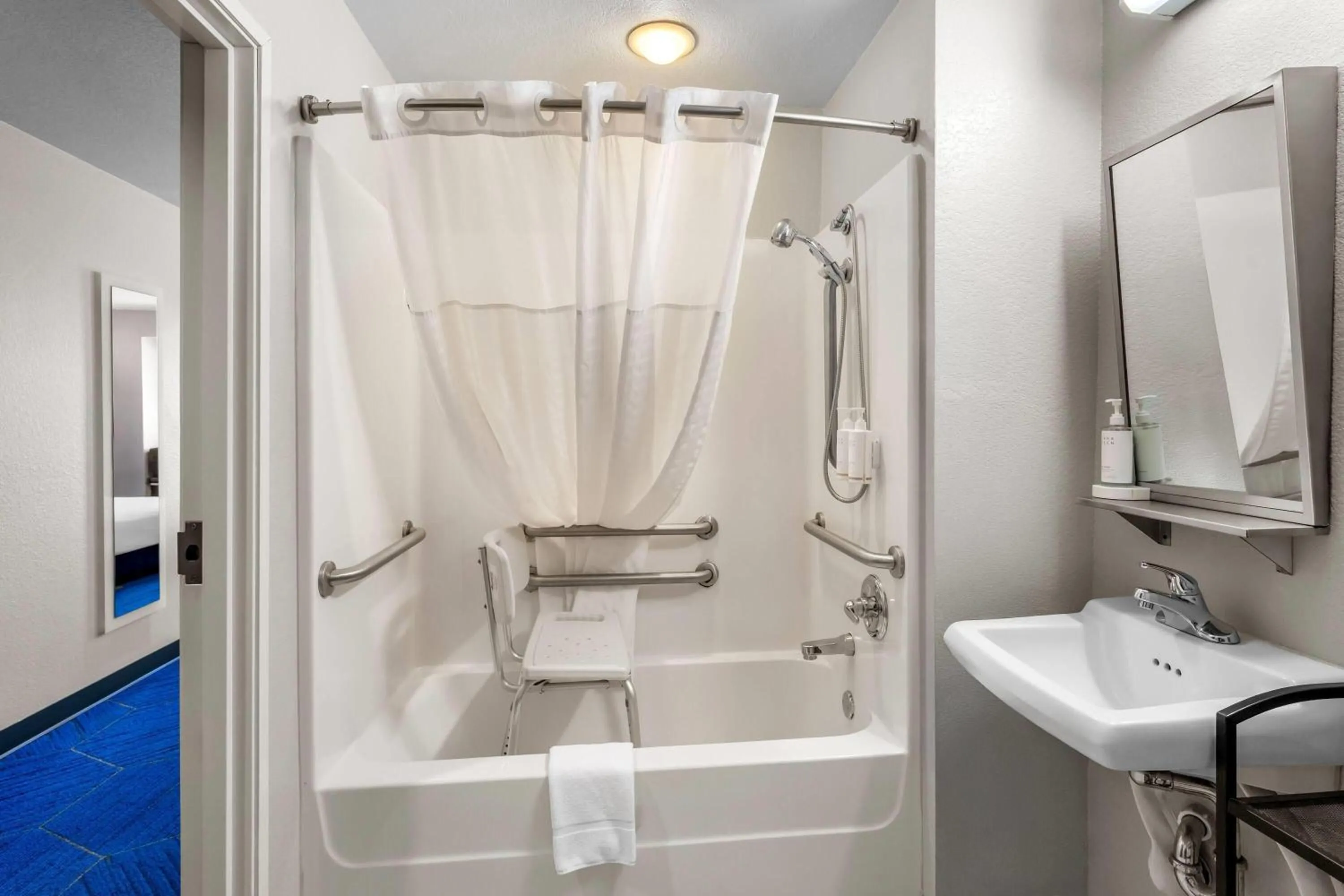 Queen Room with Two Queen Beds - Disability Access/Non-Smoking in Microtel Inn & Suites By Wyndham Conway