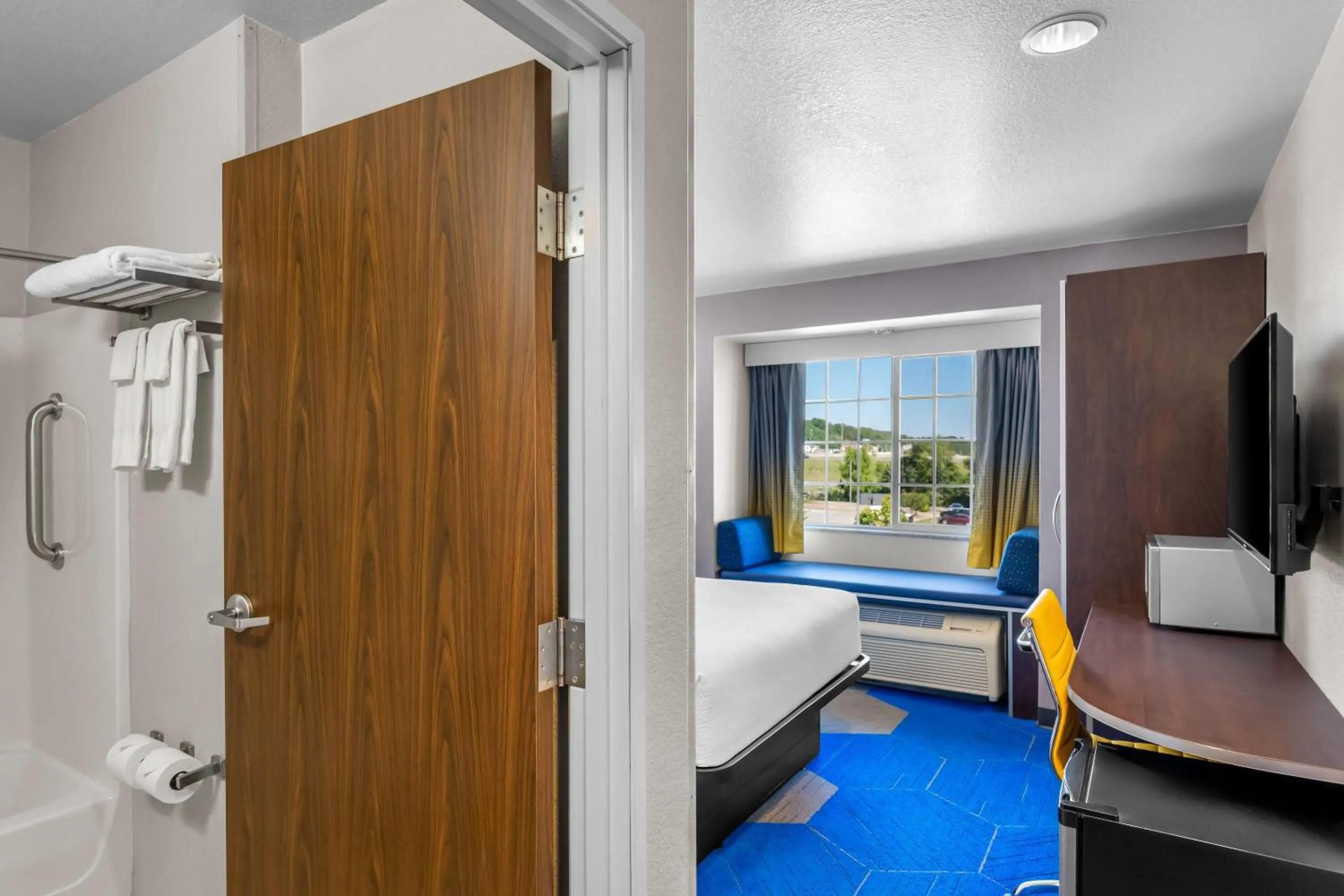 Queen Room - Non-Smoking in Microtel Inn & Suites By Wyndham Conway