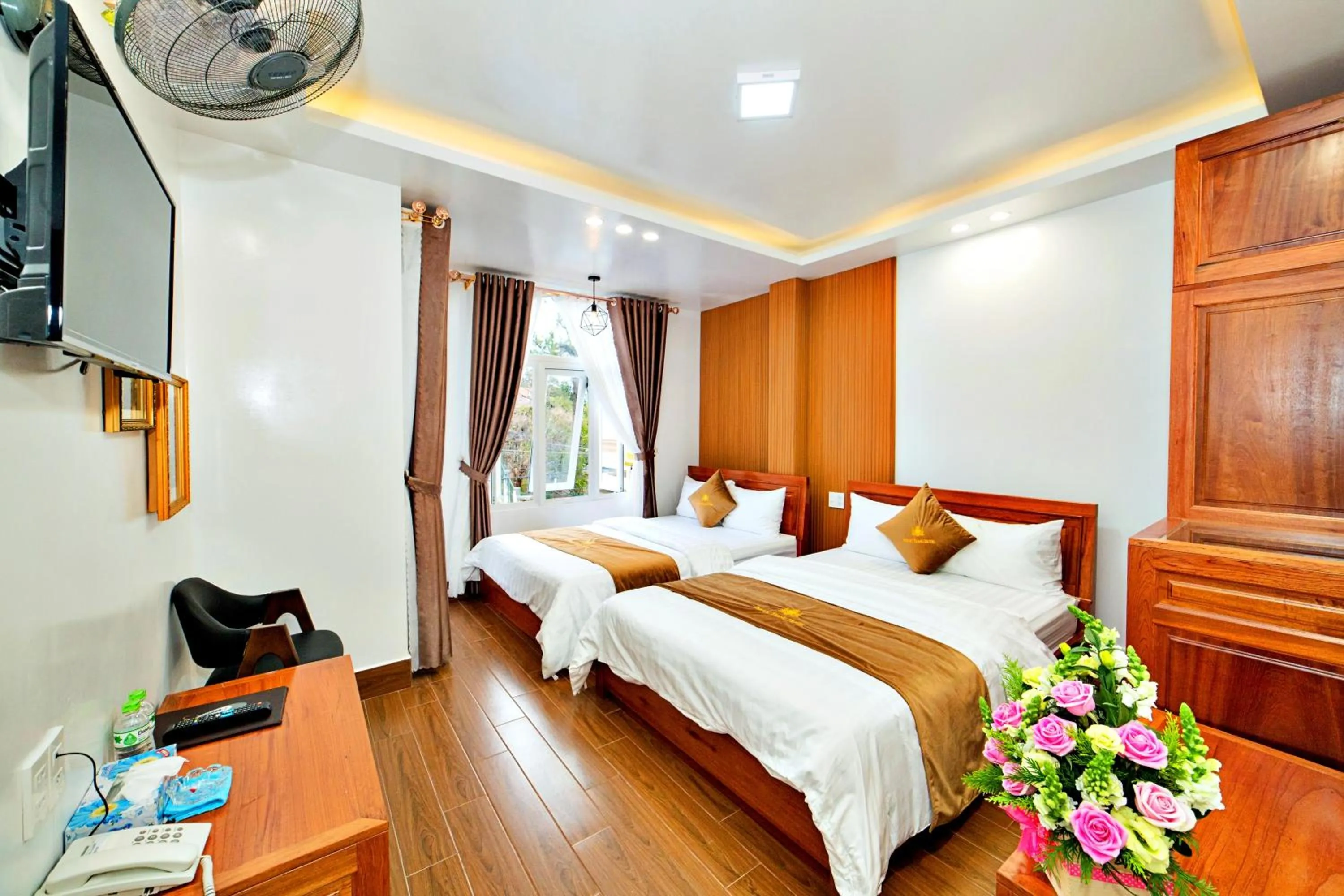 Deluxe Queen Room with Two Queen Beds in S79 Pho Hoa Hotel