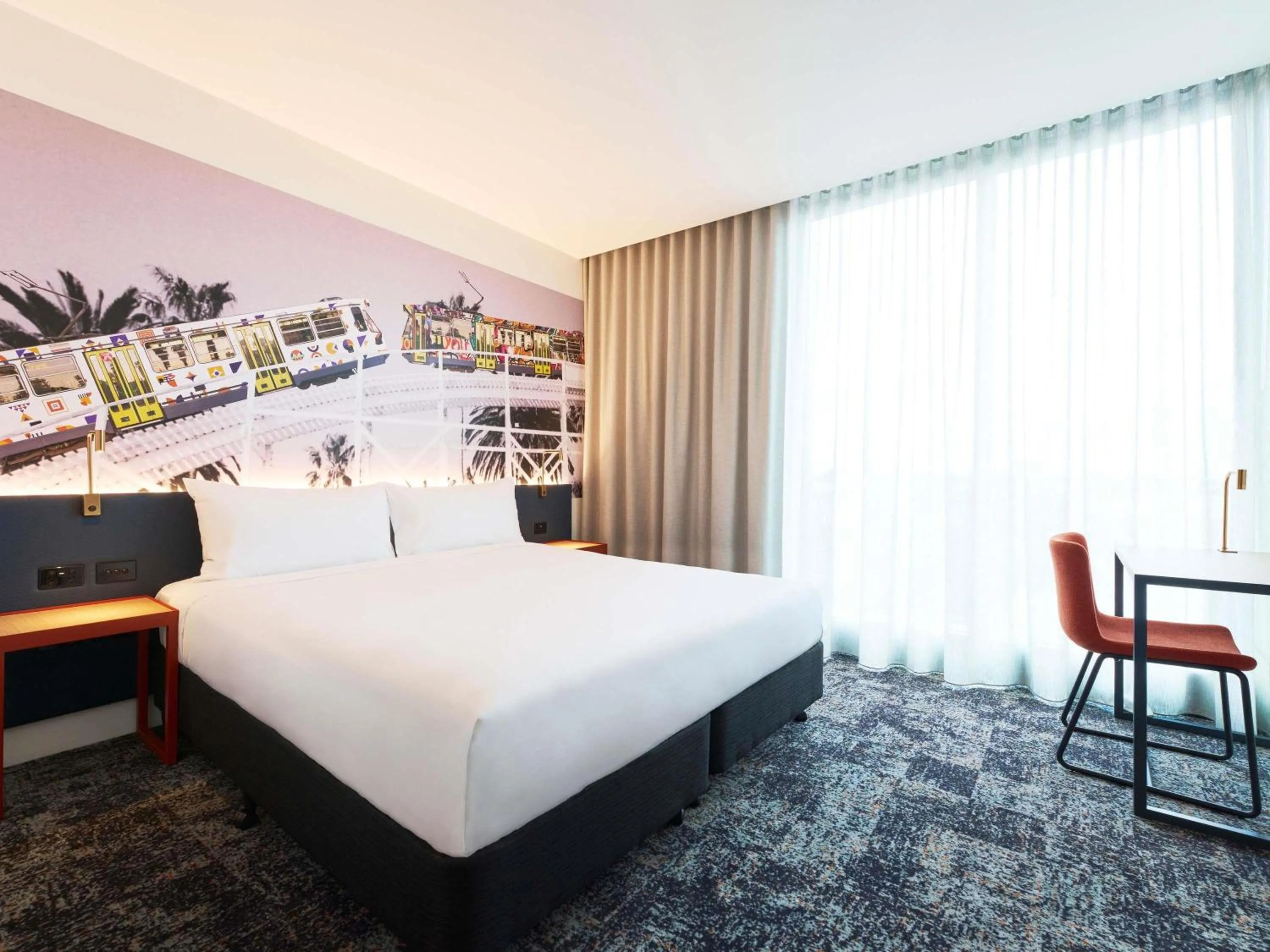 Deluxe Room with 1 king size bed in ibis Styles Melbourne Airport