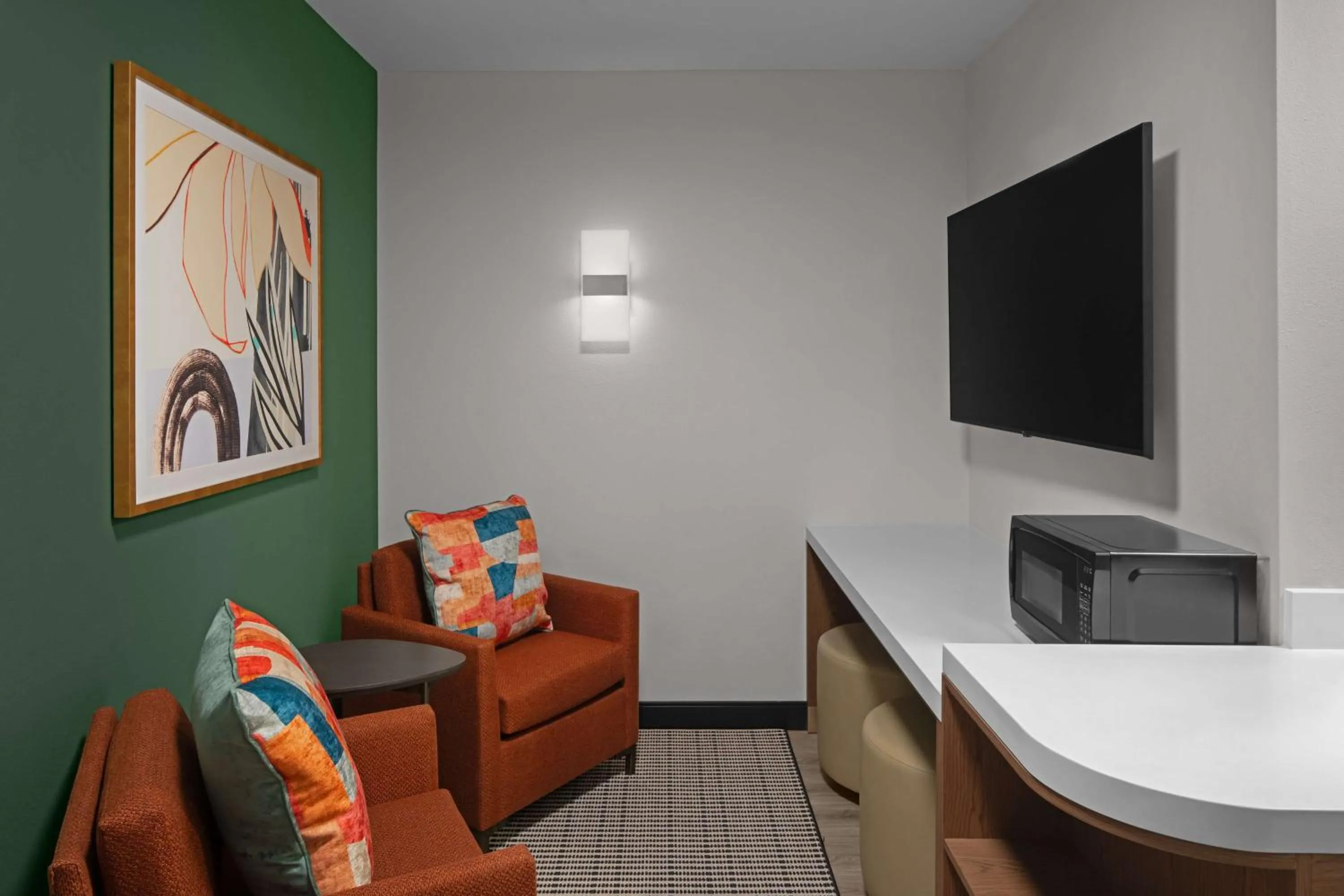 One-Bedroom King Suite with Bath Tub - Mobility Accessible in Embassy Suites By Hilton Madison Downtown