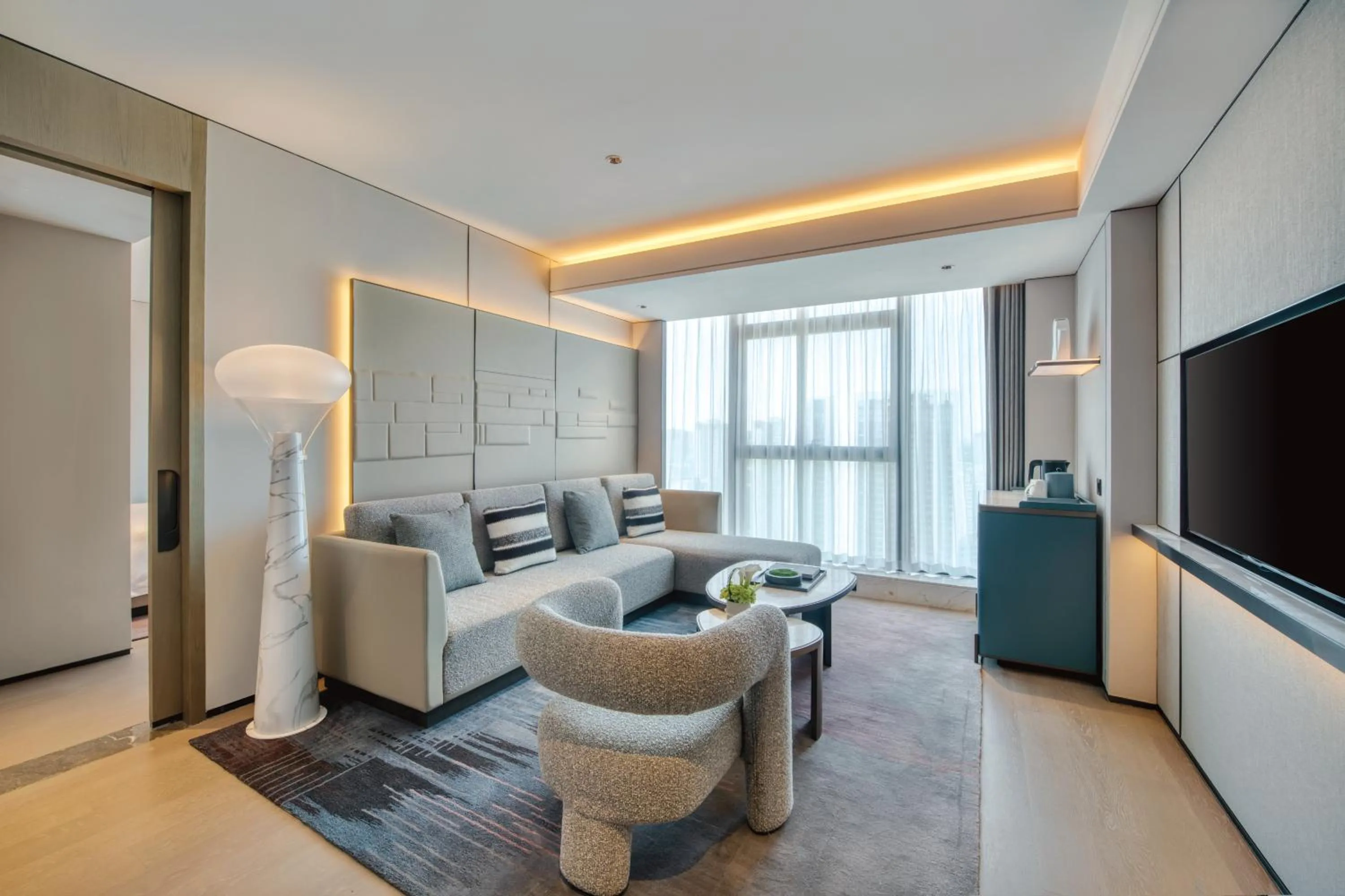 One-Bedroom Suite in Crowne Plaza Xi'an Weiyang by IHG
