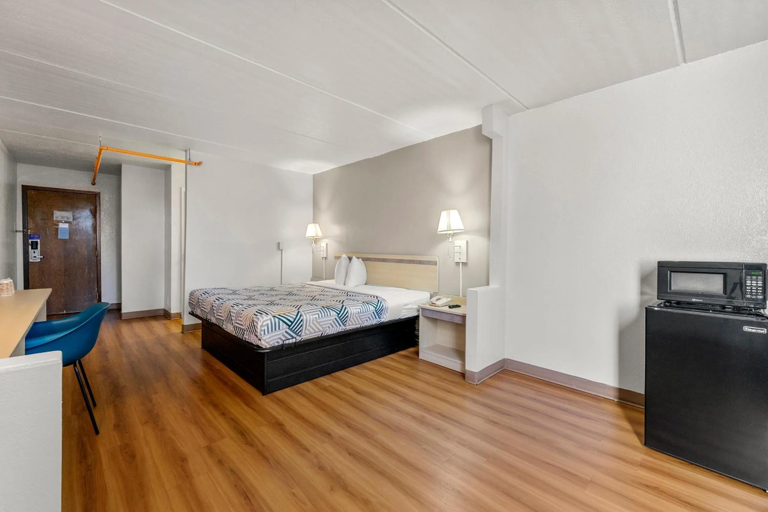 King Room - Disability Access - Non-Smoking in Motel 6-Decatur, GA