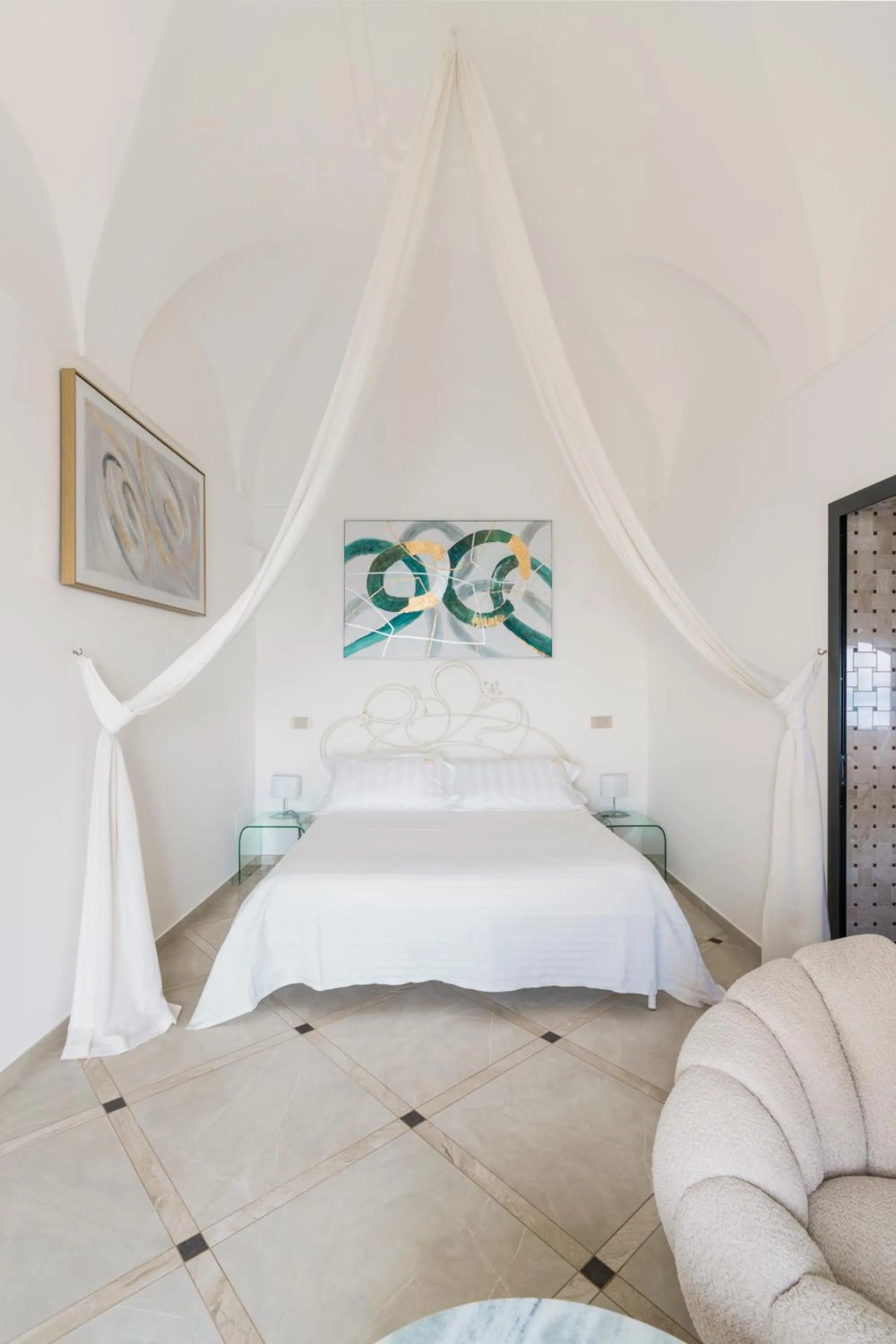 Superior Suite with Sea View in Villa Magia