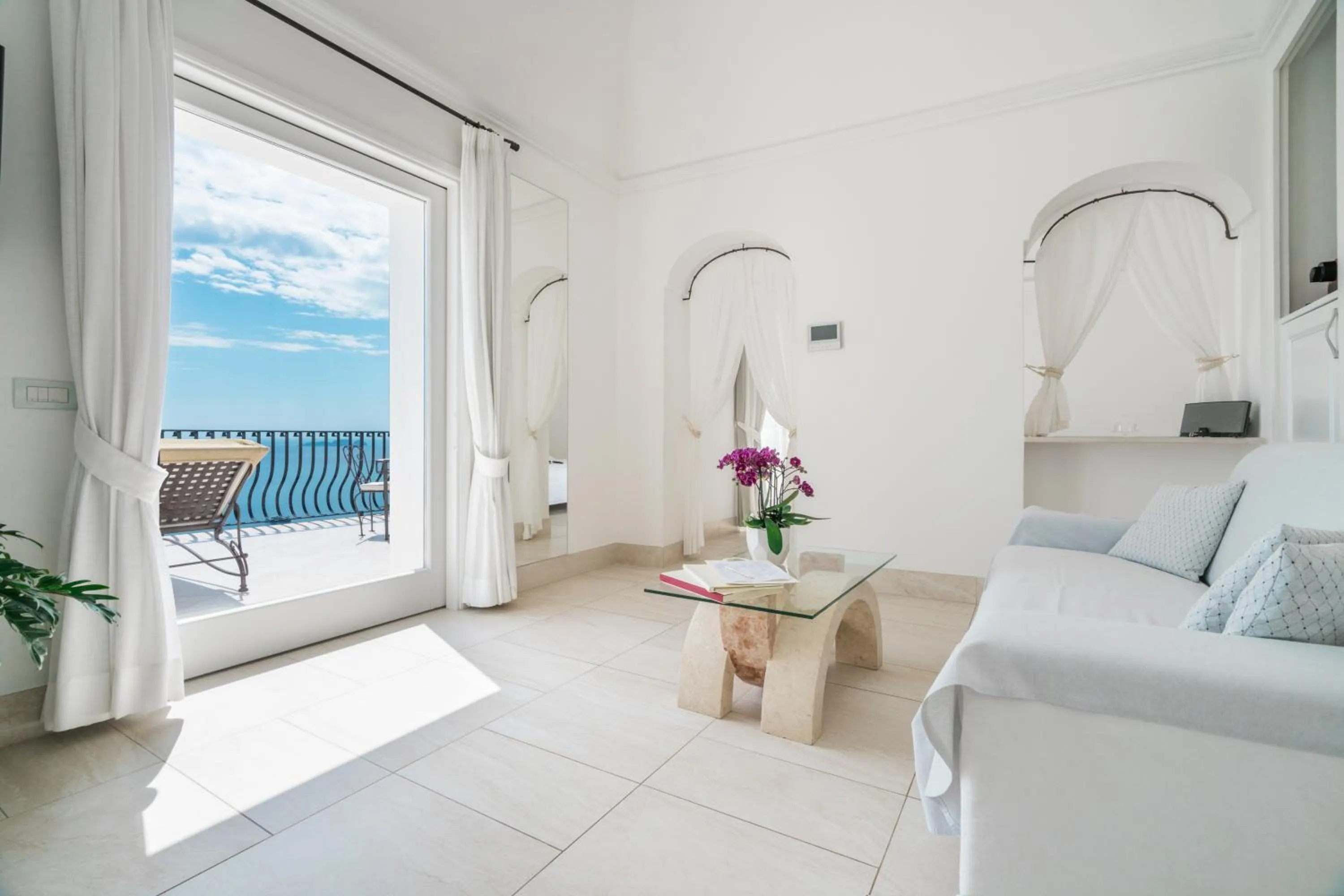 Suite with Sea View in Villa Magia