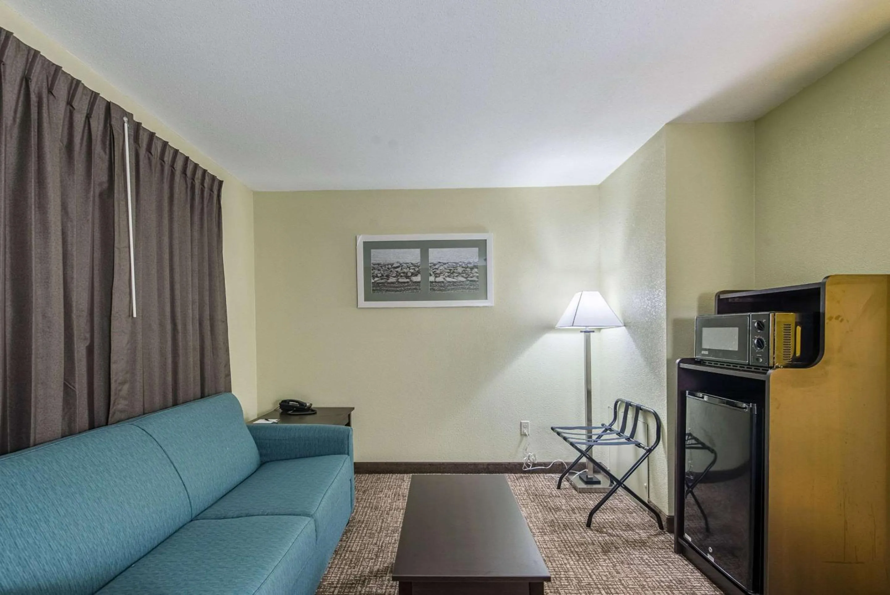 Queen Suite with Sofa Bed - Non-Smoking in Quality Inn & Suites University Area