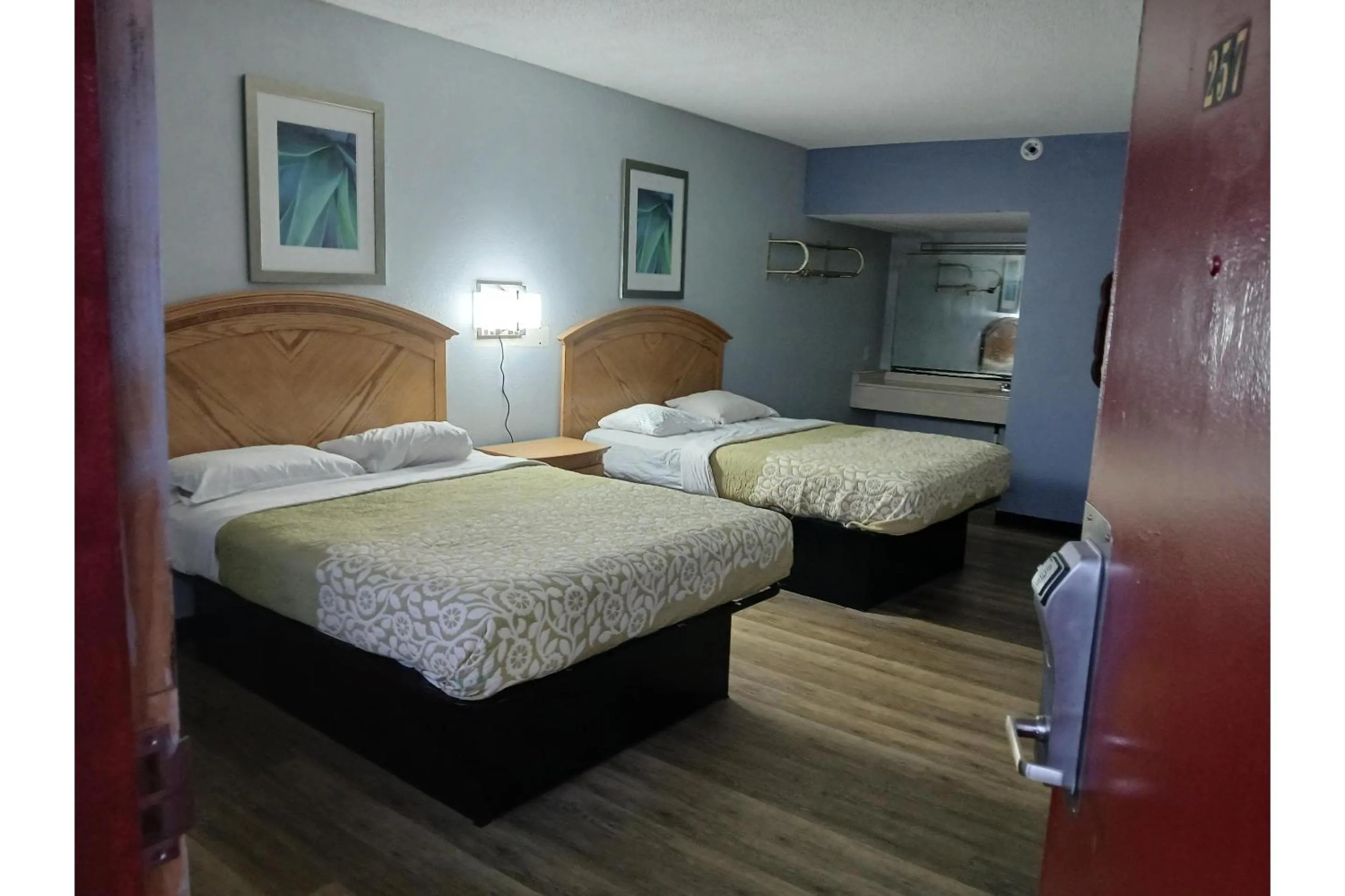 2 Full Beds Non-Smoking in Washington Motel by OYO