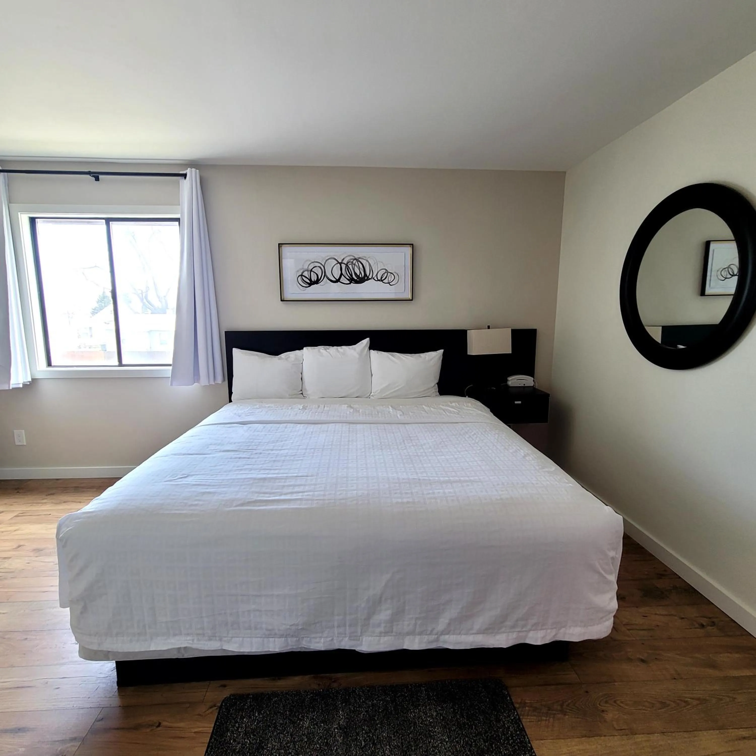 Deluxe King Suite in Richland Inn and Suites