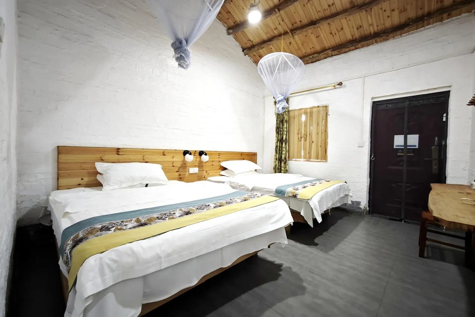 Standard Twin Room with Mountain View in Yangshuo Loong Old House