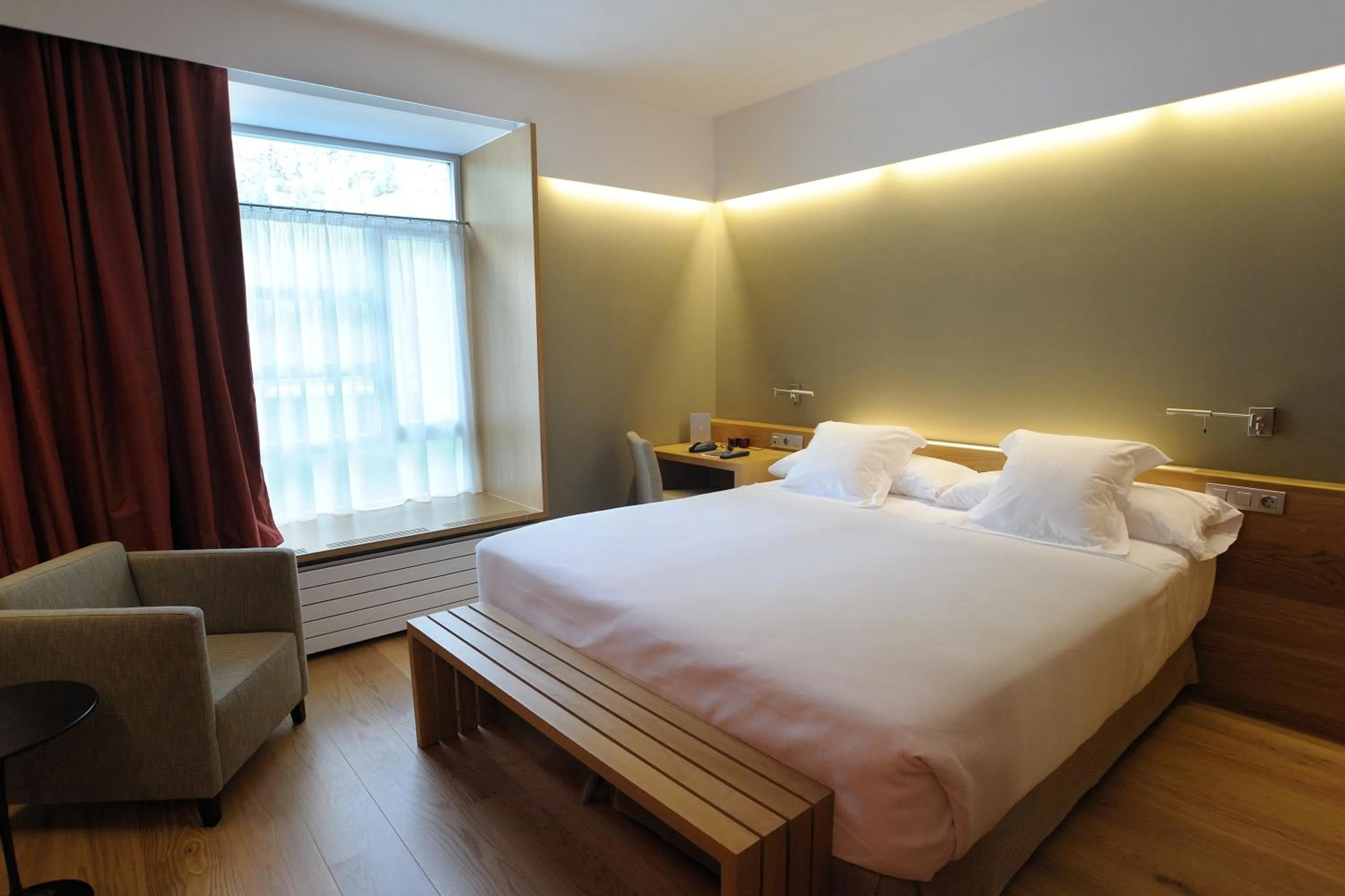 Double or Twin Room with Mountain View in Hotel Continental Balneario de Panticosa