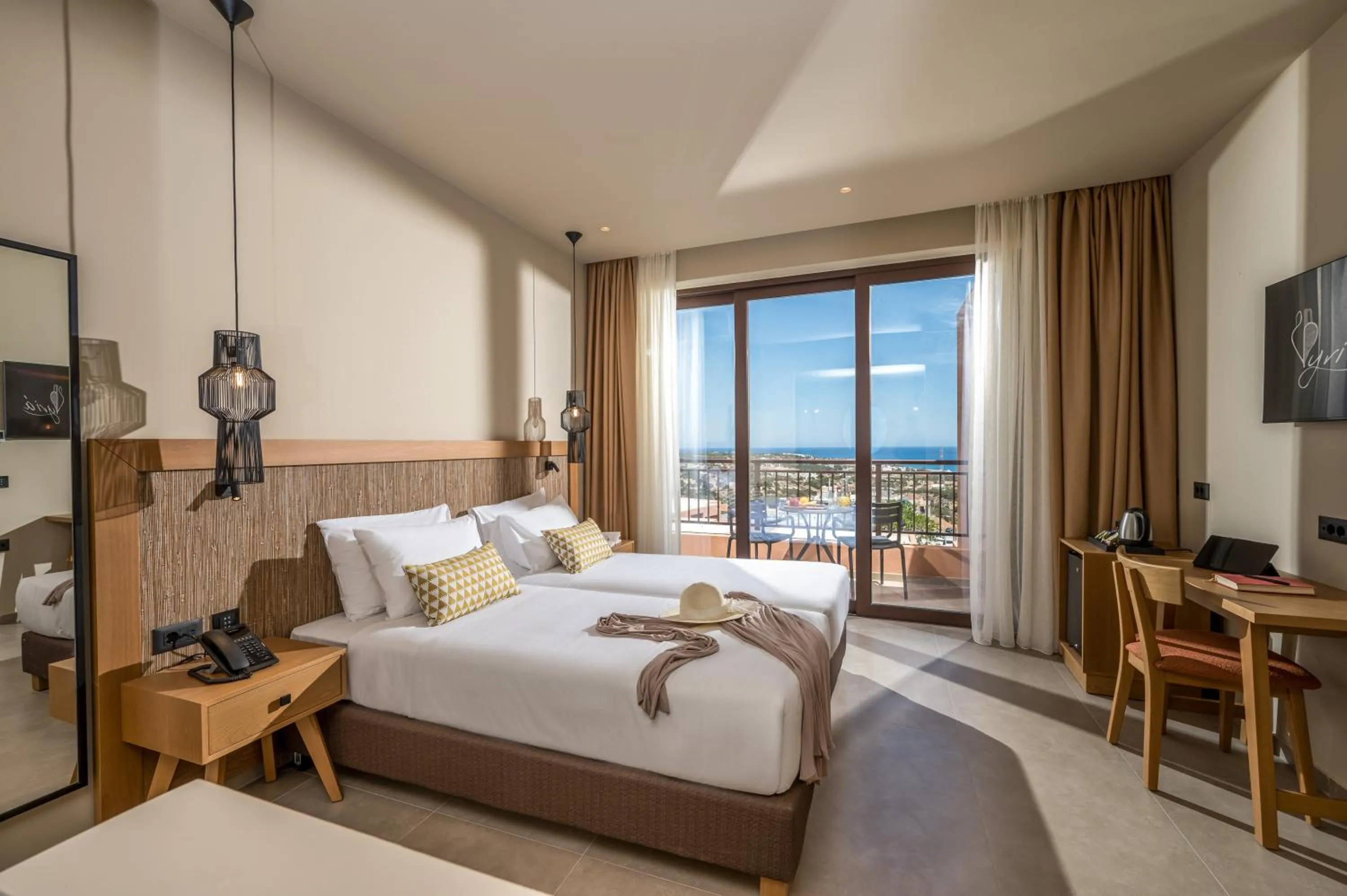 Double Room with Sea View in Hotel Pyriá