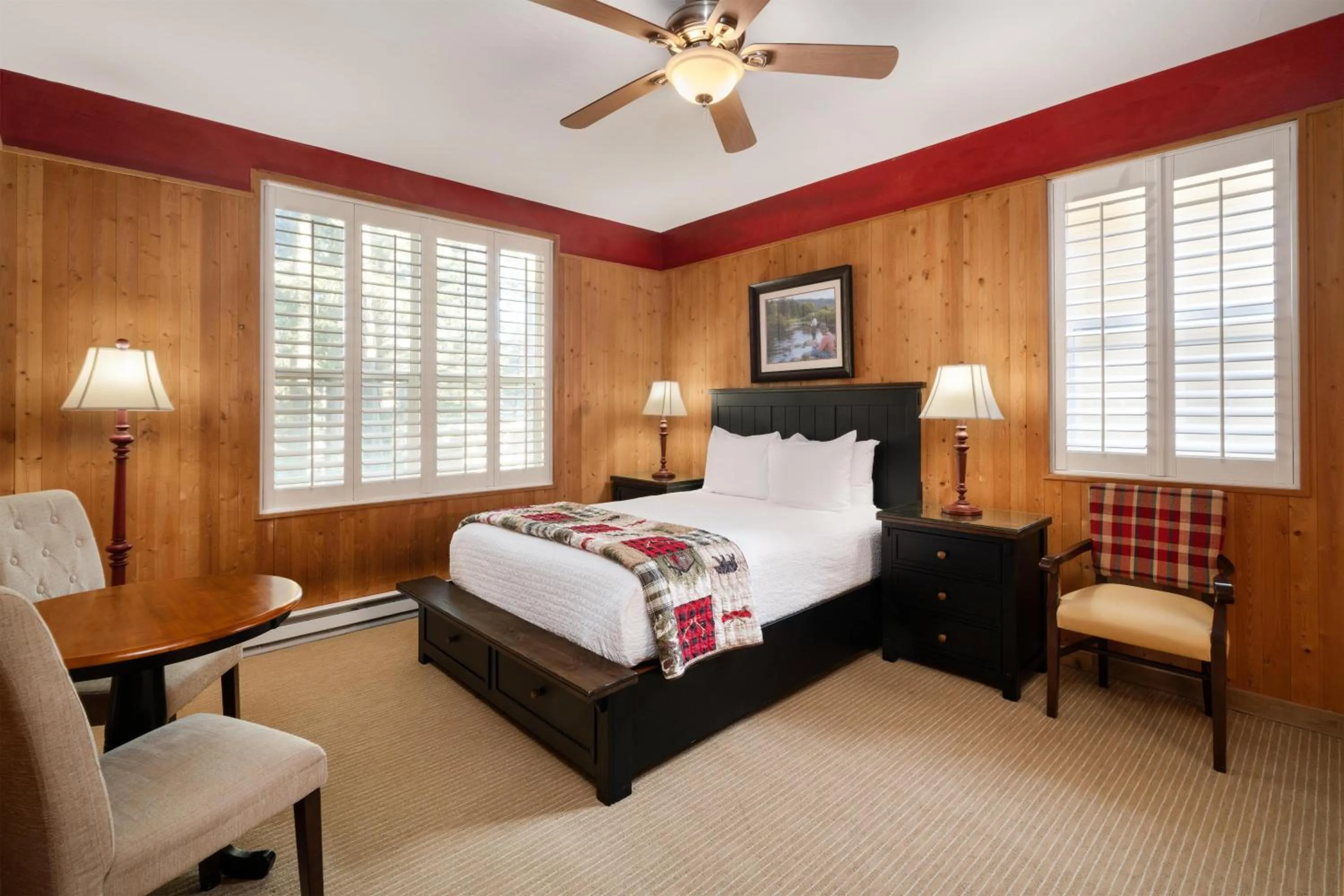 Queen Room with Shower Only - Non-Smoking in Best Western Grandma's Feather Bed