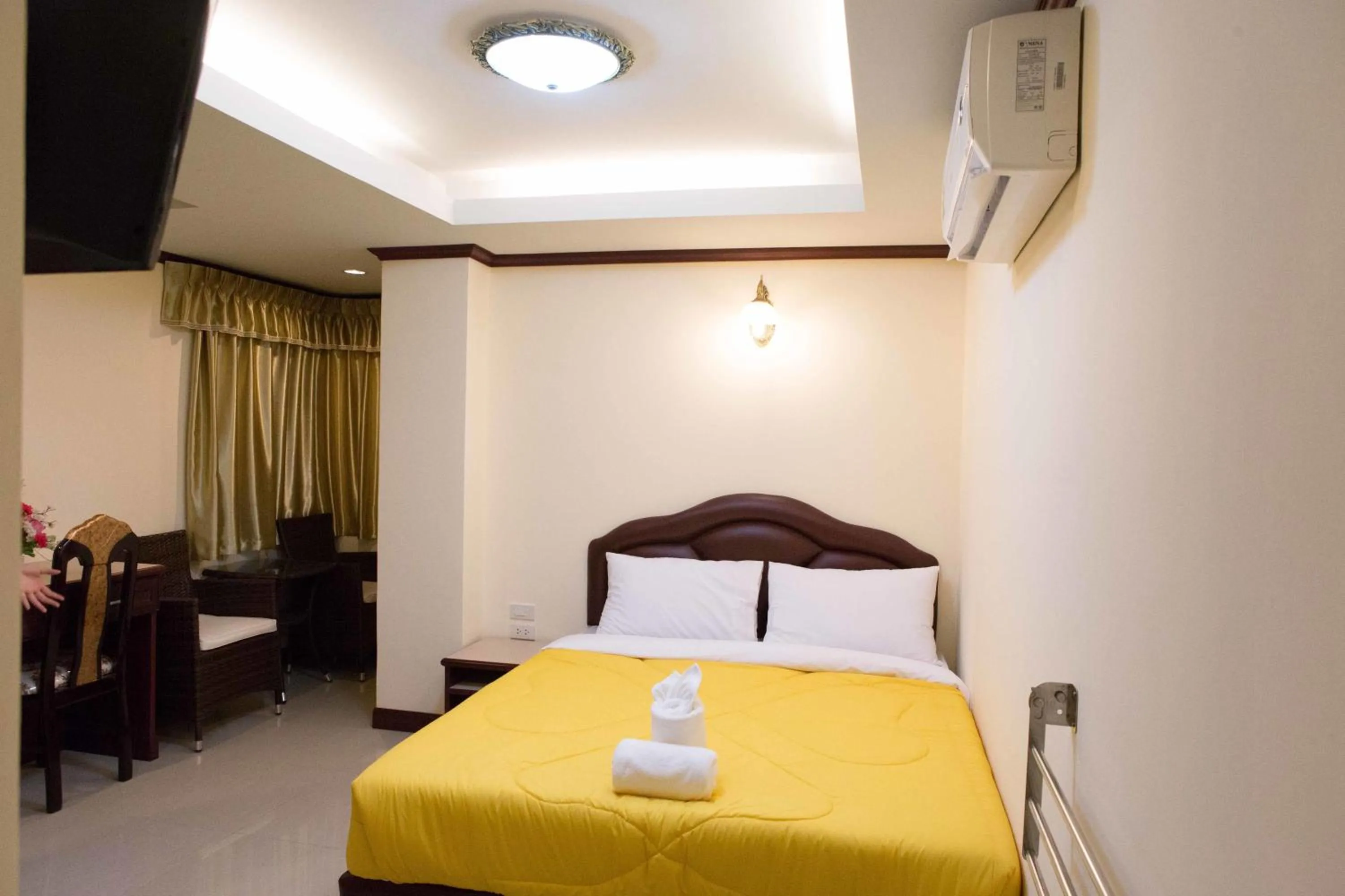 Superior Double Room in Honey House 3