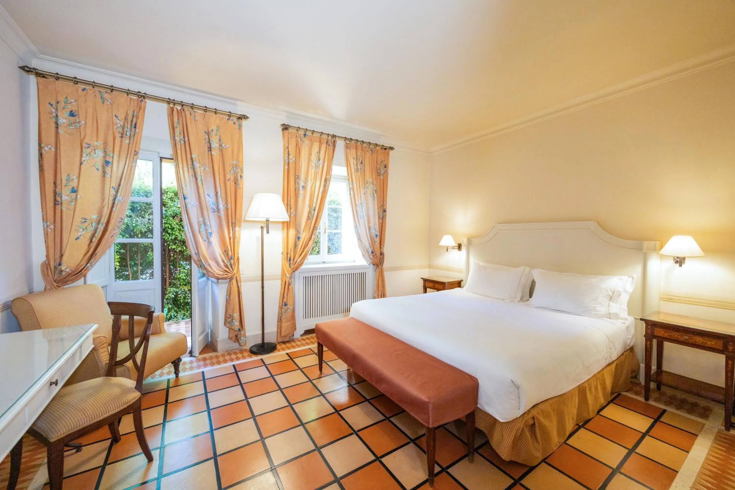 Superior Double or Twin Room in QC Grand Hotel Roma
