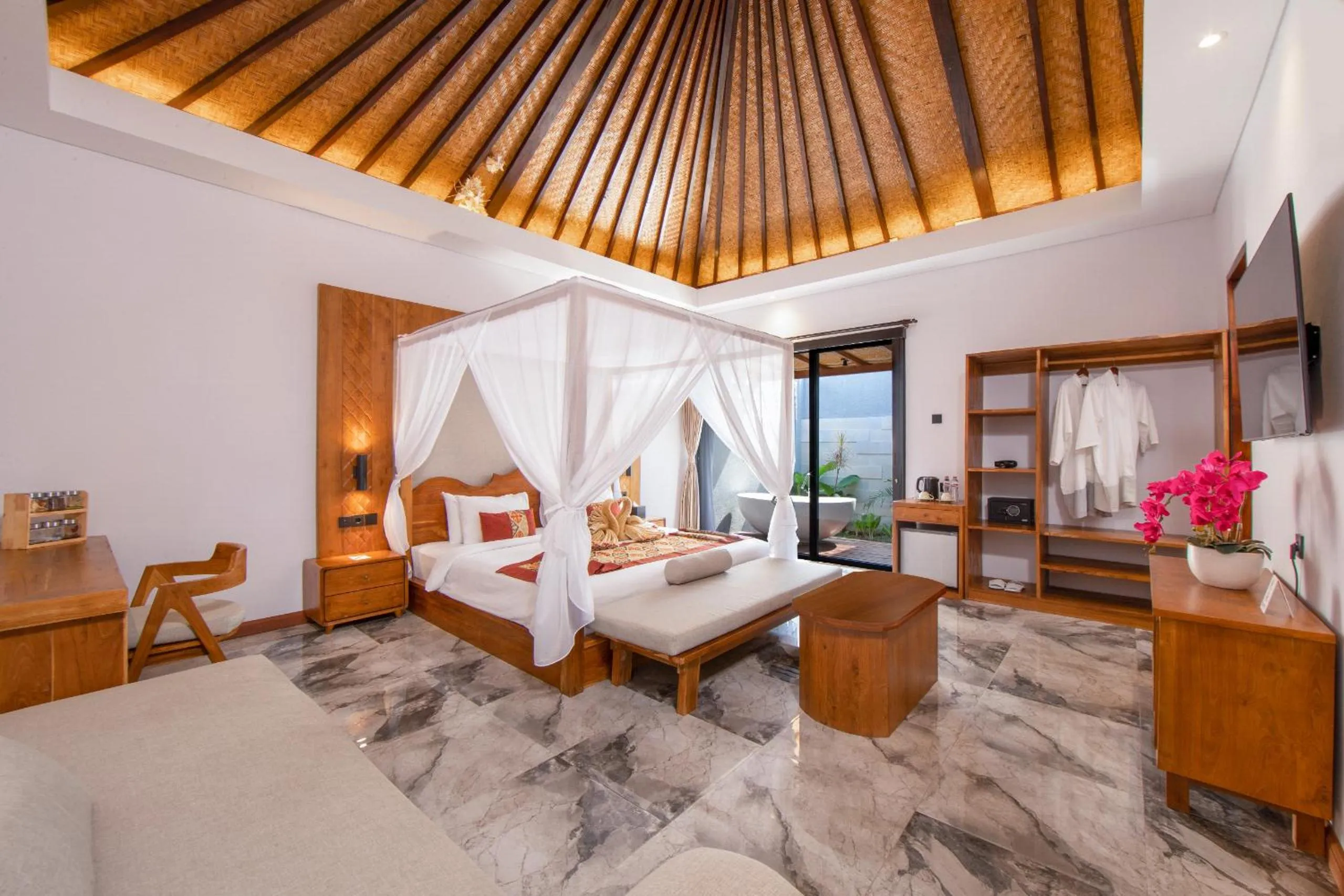 Executive Villa - Beach Access in Lovina Haven Boutique Resort