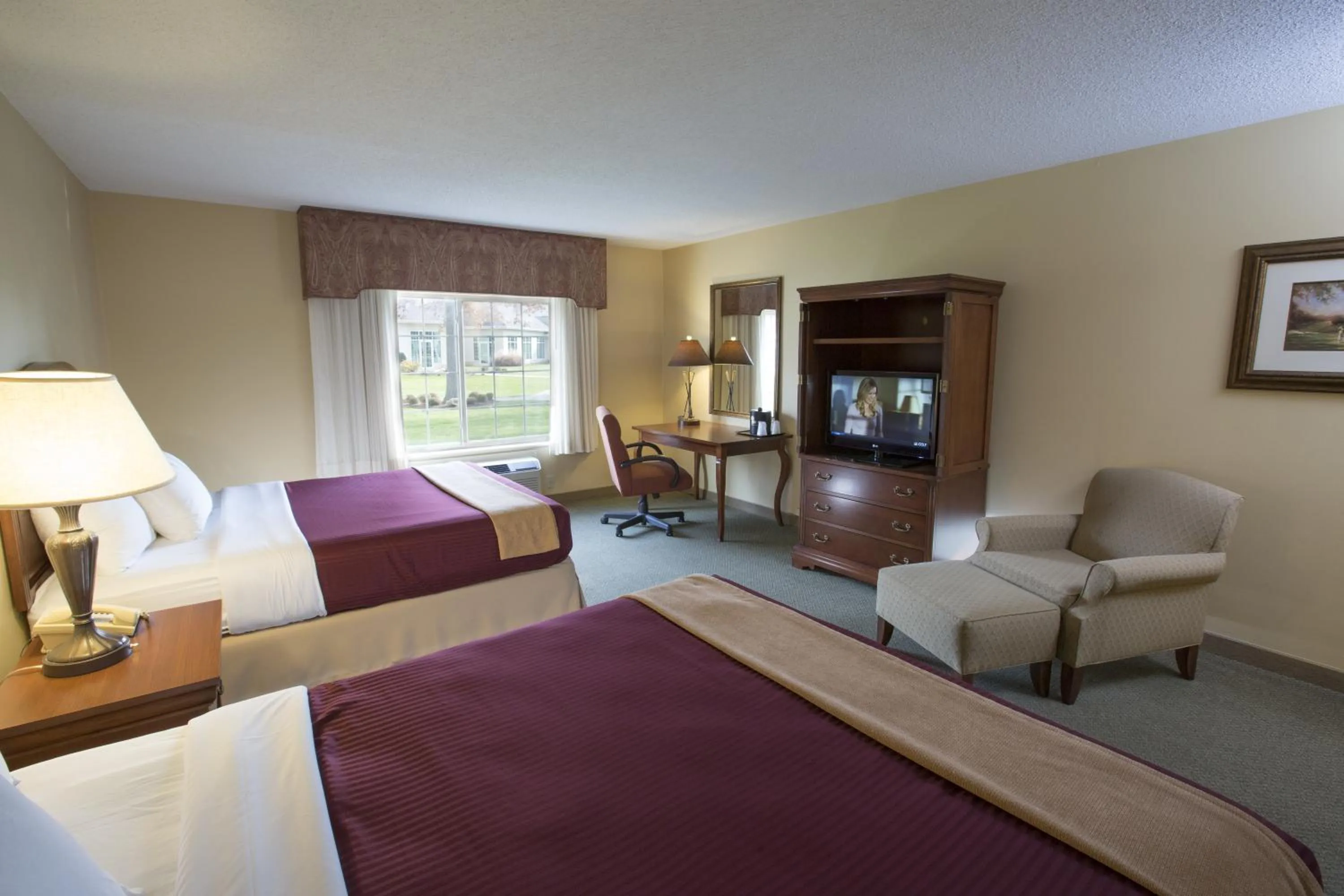 Deluxe Double Room in Swan Lake Resort