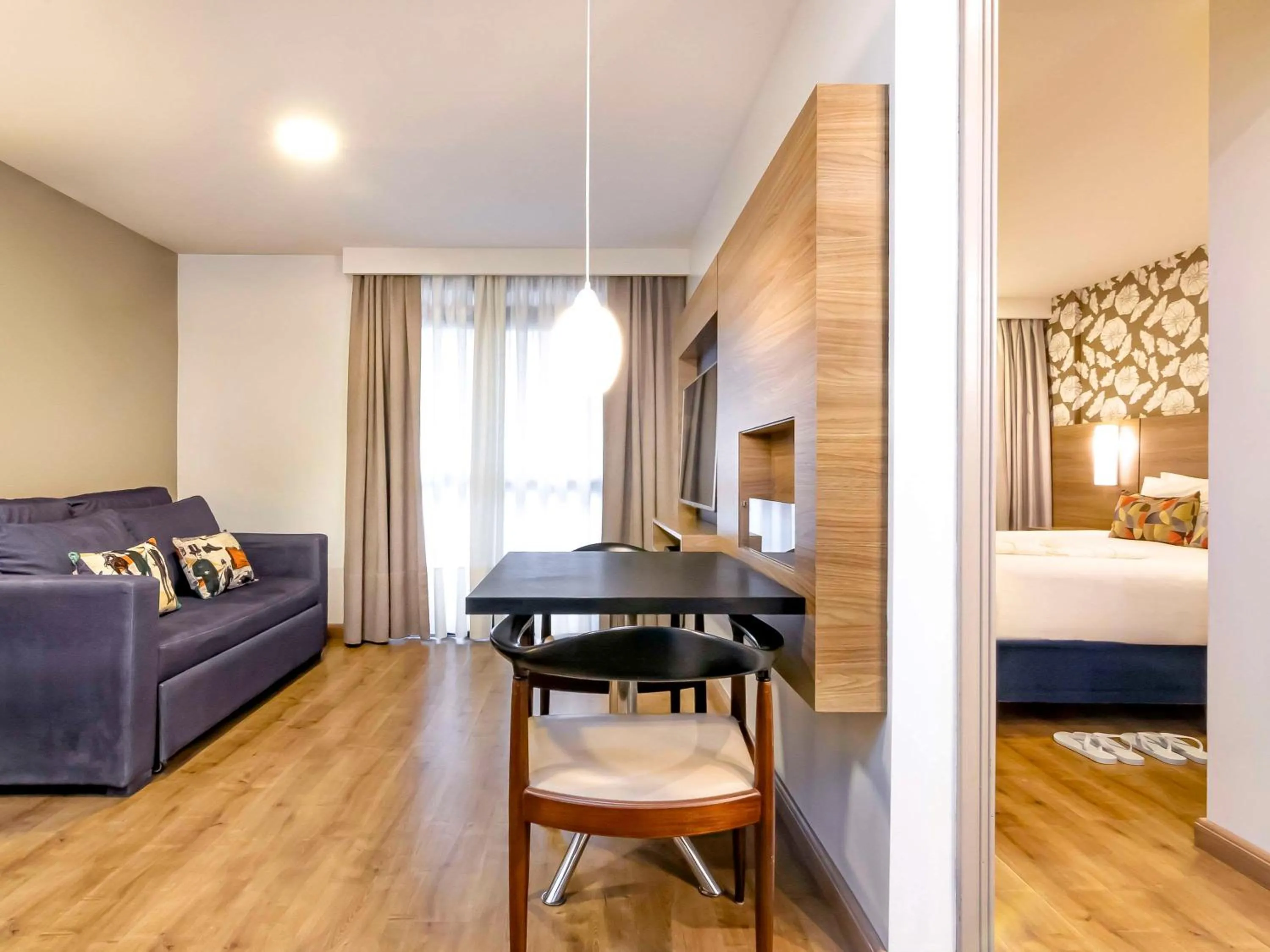 Deluxe Apartment with Balcony and Sofa Bed in Mercure Curitiba 7 de Setembro
