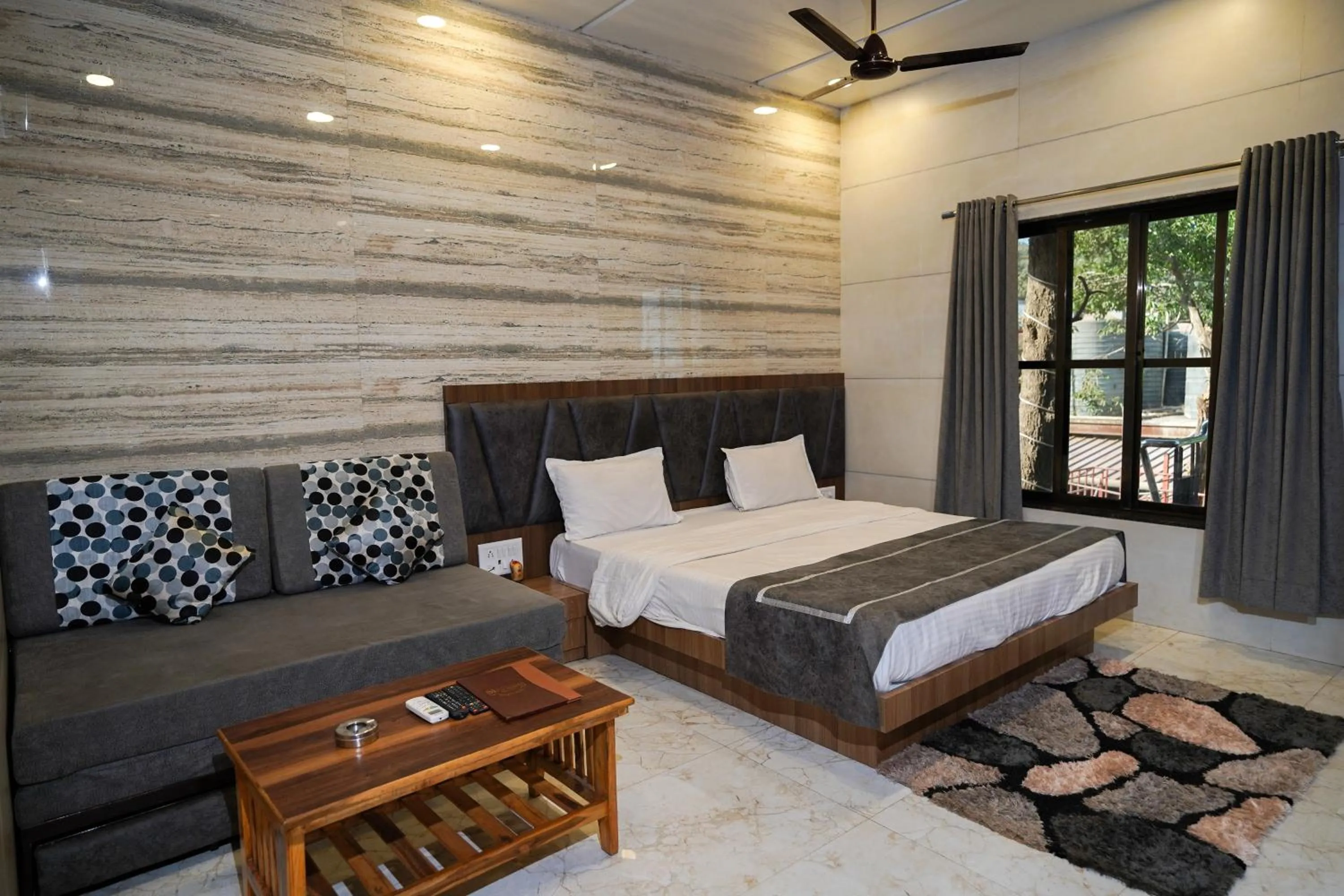 Superior King Room in Hotel Kumar Plaza