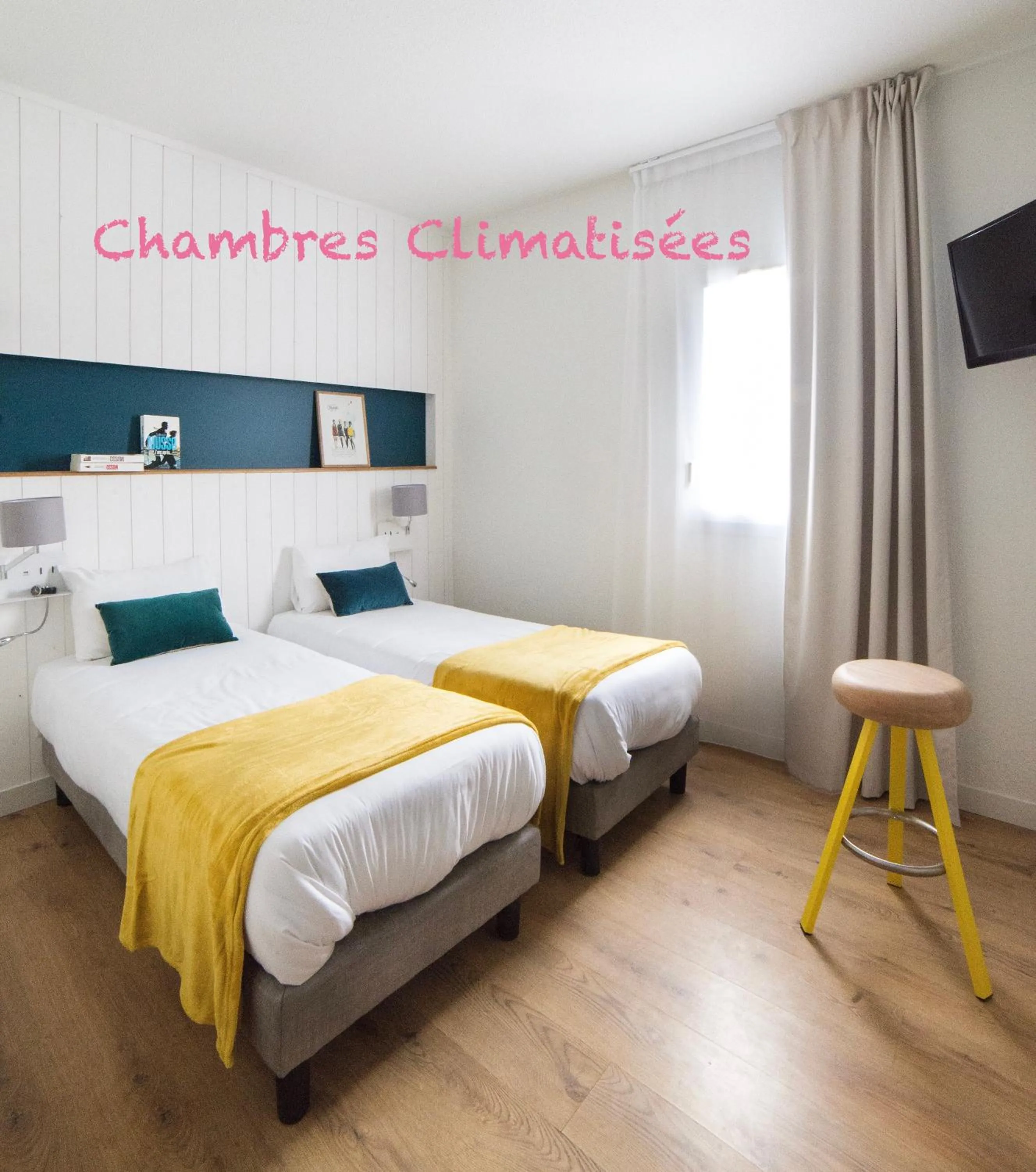 Twin Room in Logis Hôtel L'Air Marin