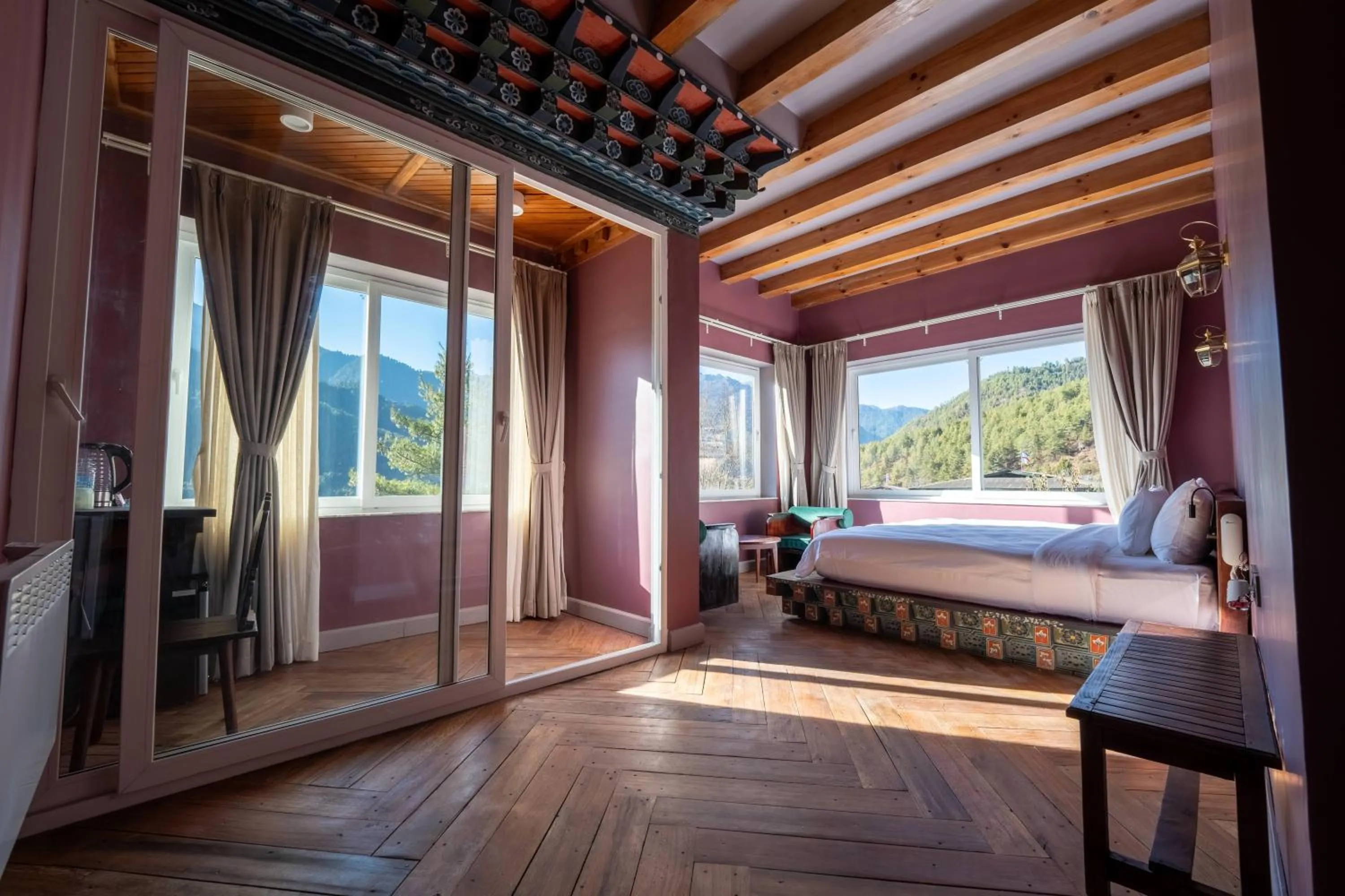 Deluxe Double Room - single occupancy in Taktsangri-La