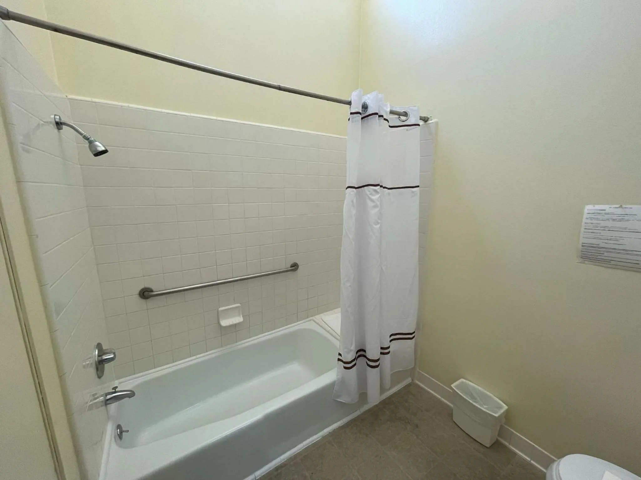 Queen Room in Hotel Pacific Garden