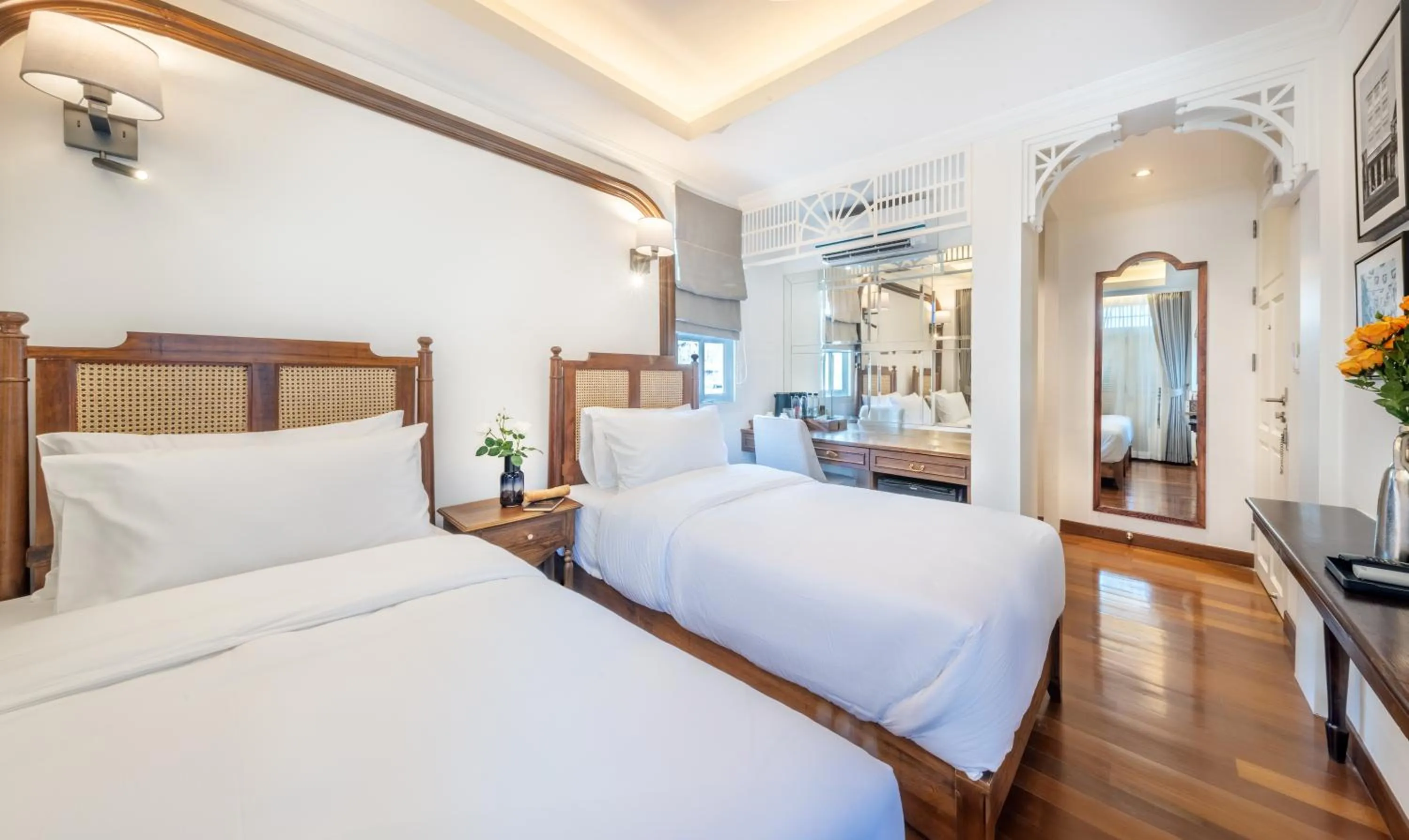 Deluxe Twin Room in Cherie Bangkok Boutique Hotel
