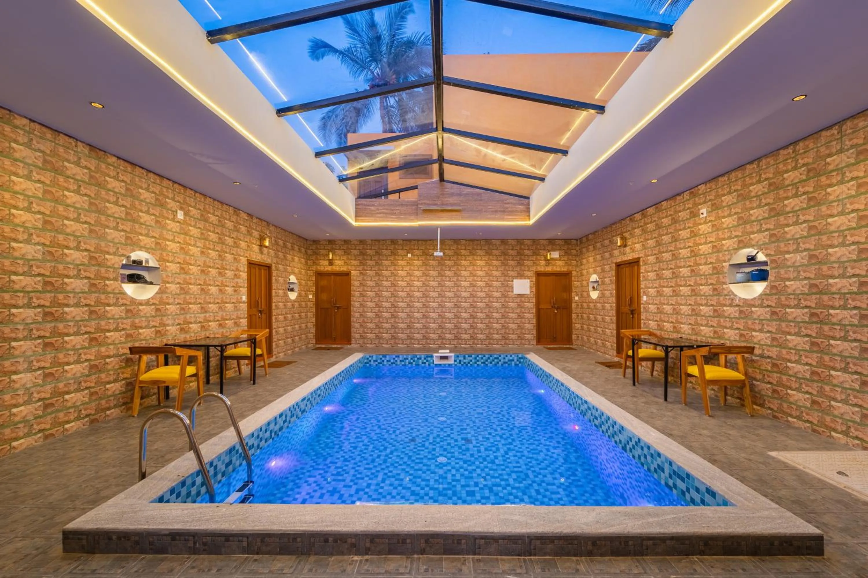 Superior Villa in Teak Leaf Gateway Villa with Swimming Pool Indoor Games