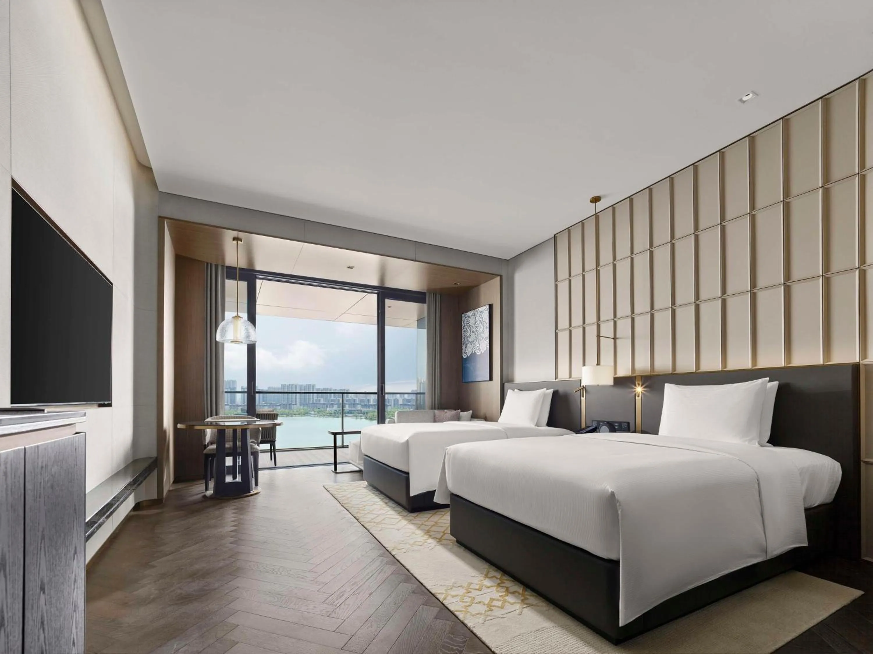 Twin Guest Room with Balcony in Hilton Changshu
