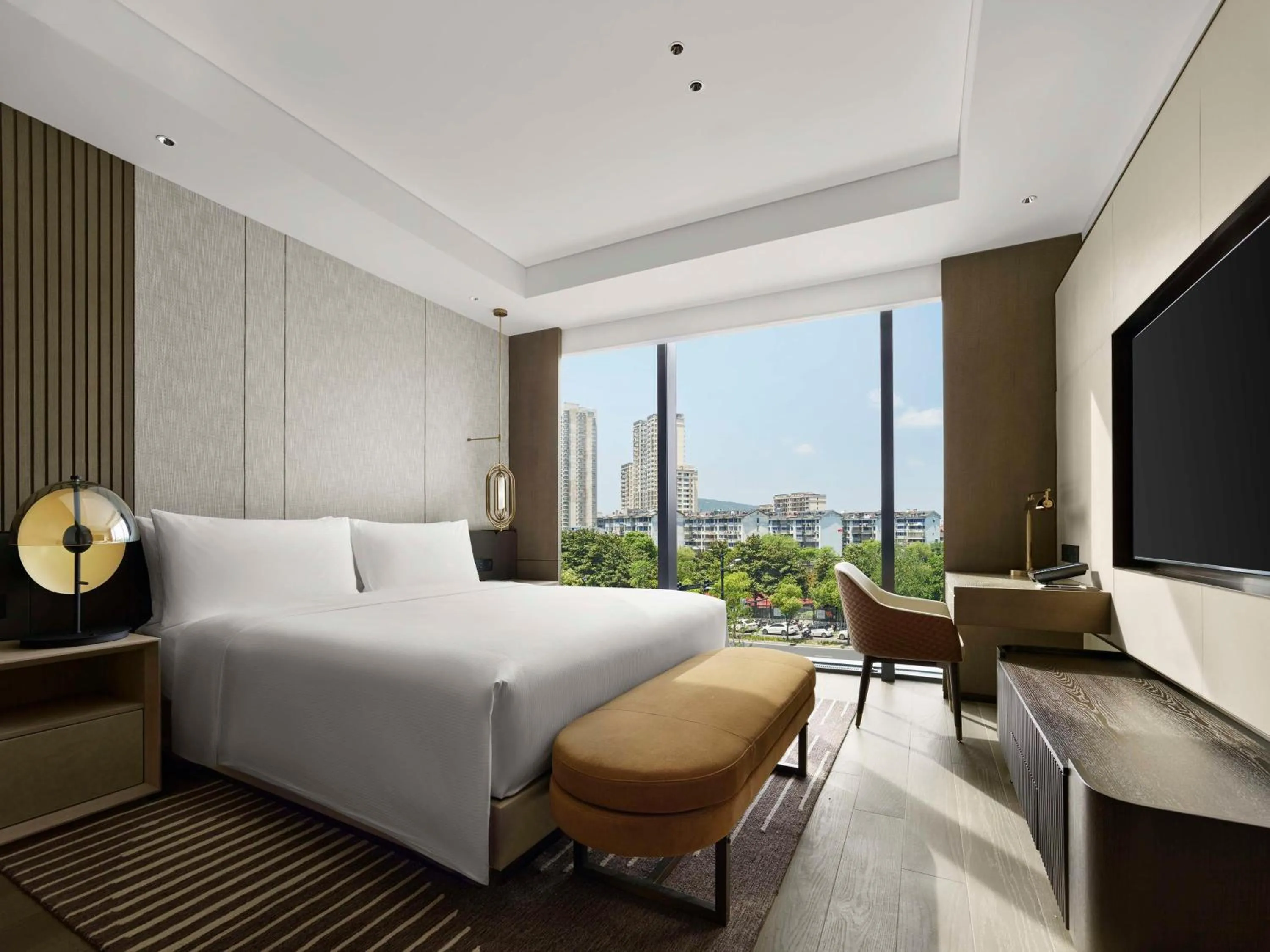 One-Bedroom King Suite in Hilton Changshu