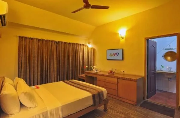 Deluxe Double Room with Side Sea View in Calangute Residency